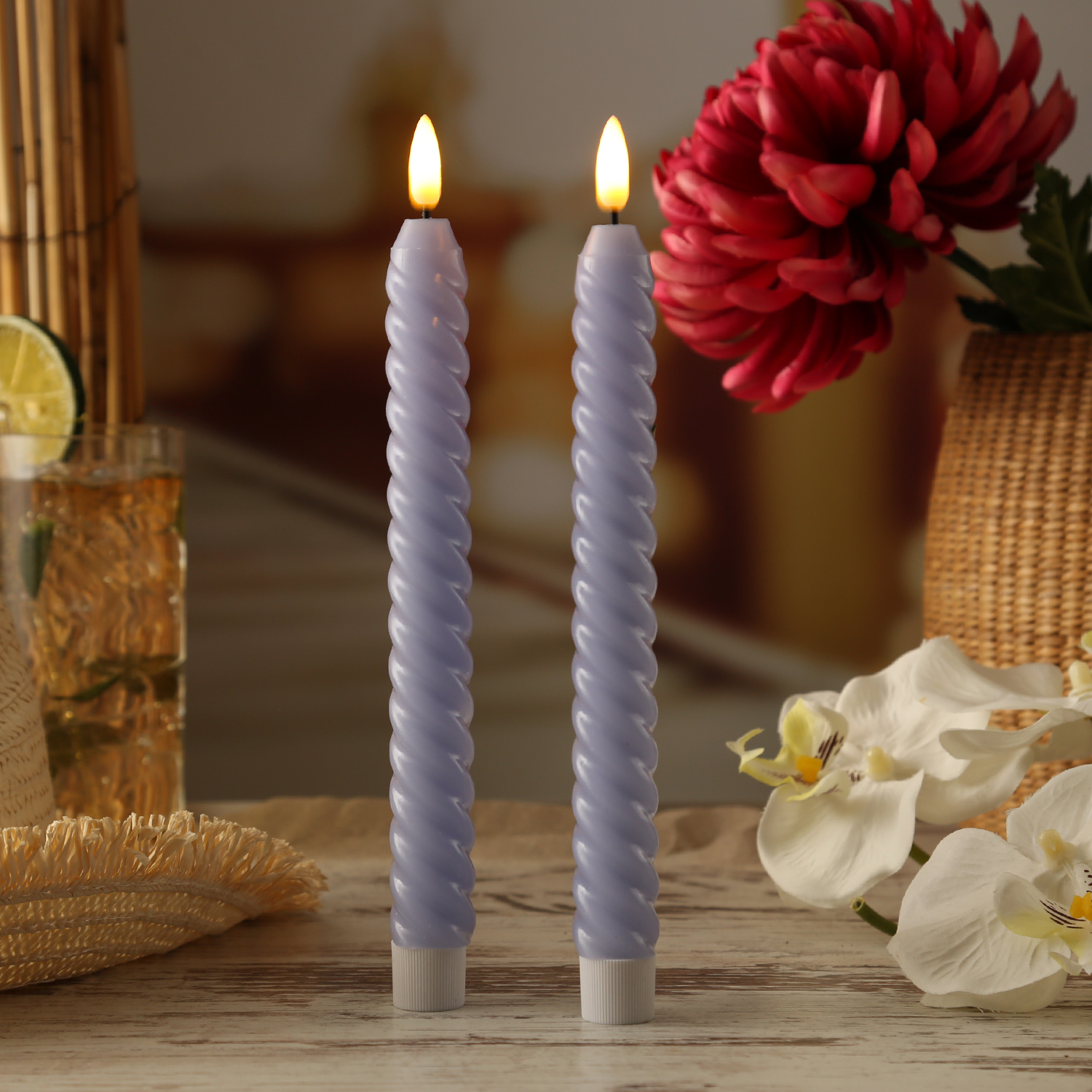 LED Stabkerzen SWIRL - Echtwachs - flackernde 3D Flamme - H: 25cm - Timer - flieder - 2er Set LED Stabkerzen SWIRL - Echtwachs - flackernde 3D Flamme - H: 25cm - Timer - flieder - 2er Set