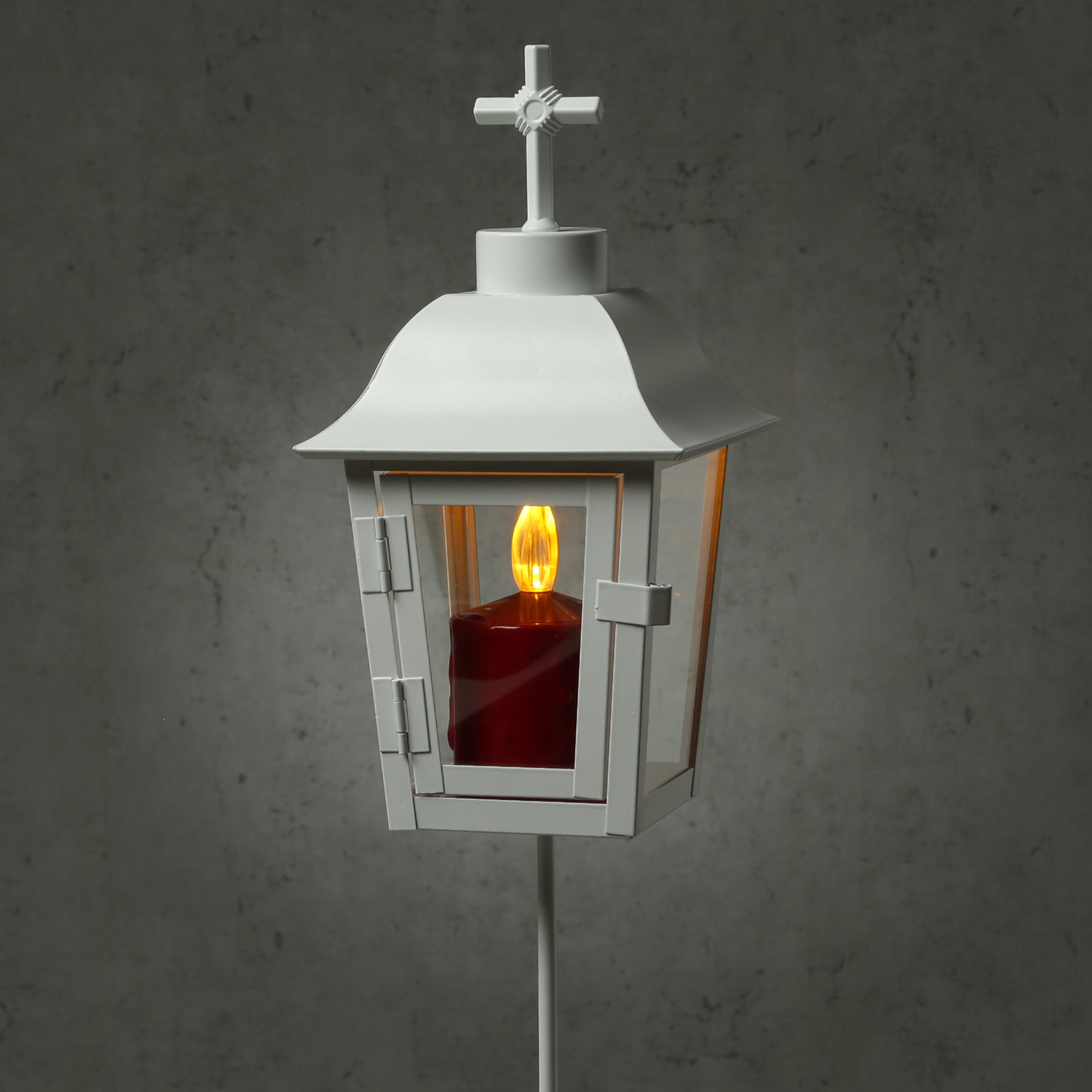 Grablaterne mit roter LED Kerze - Grablampe mit 2 wechselbaren Spitzen/Erdspieß - H: 51cm - weiß