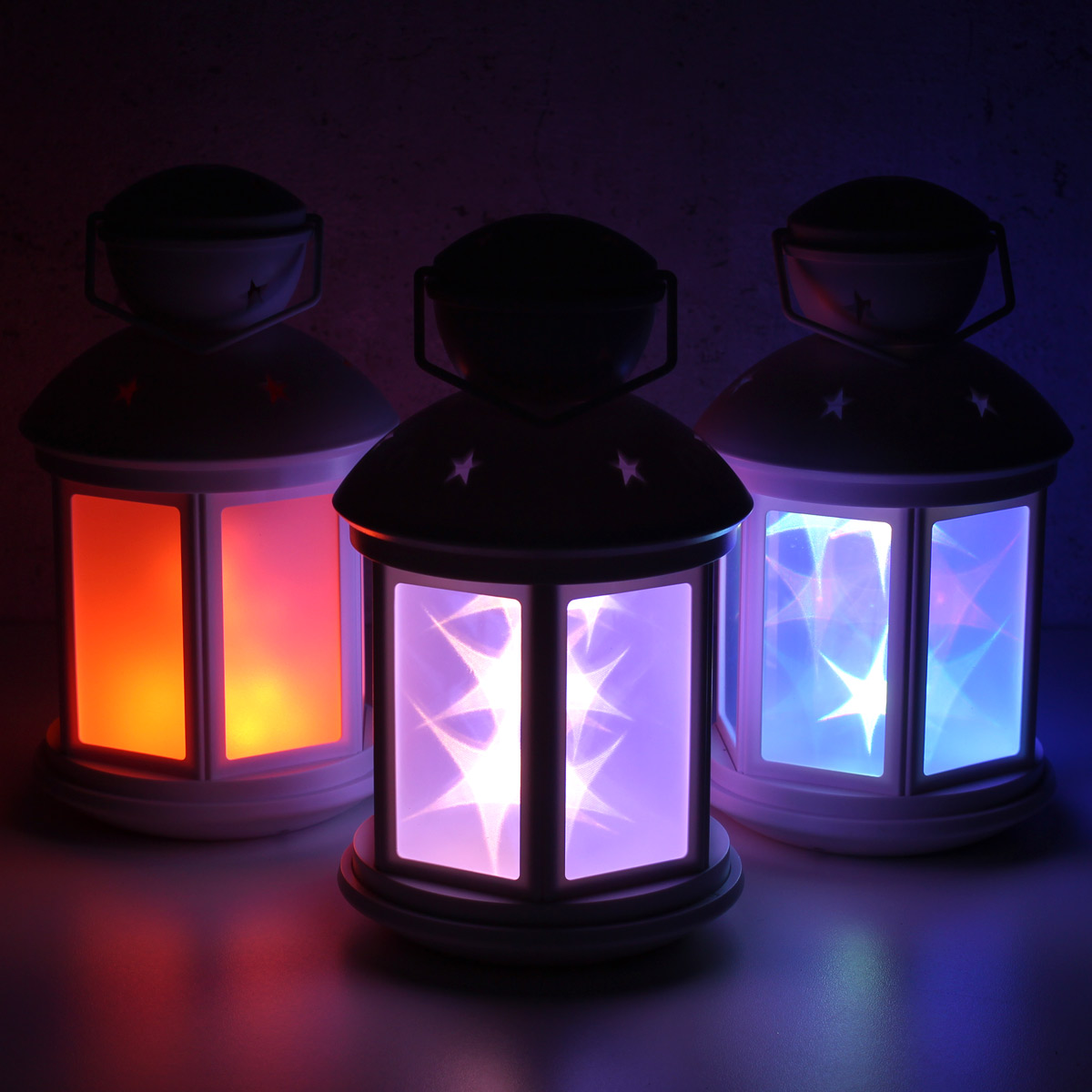 LED Laterne - farbiges bewegtes Sternenmuster - H: 22cm - Batteriebetrieb - schwarz LED Laterne - farbiges bewegtes Sternenmuster - H: 22cm - Batteriebetrieb - schwarz