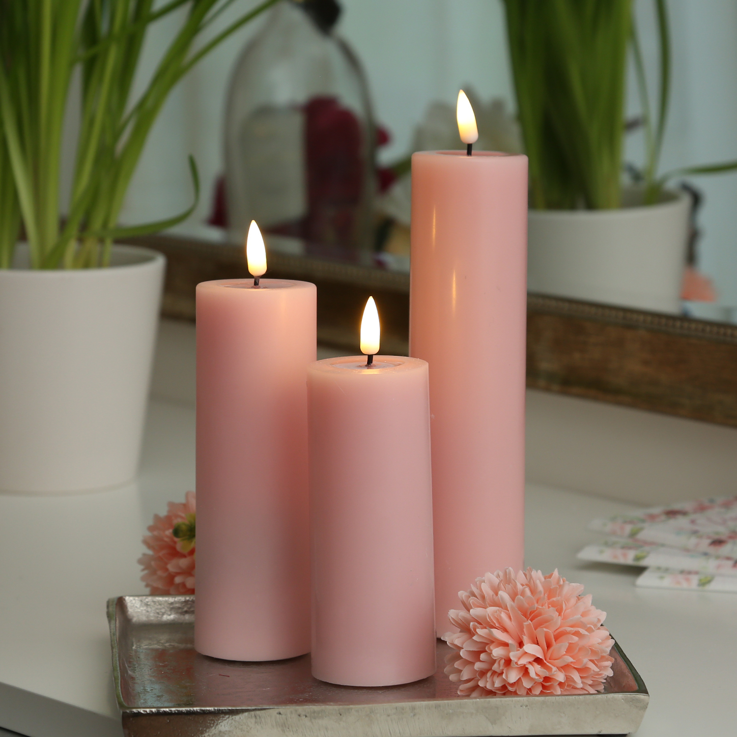 LED Stumpenkerze MIA - Echtwachs - realistische 3D Flamme -  H: 15cm D: 5cm - Batterie - rosa