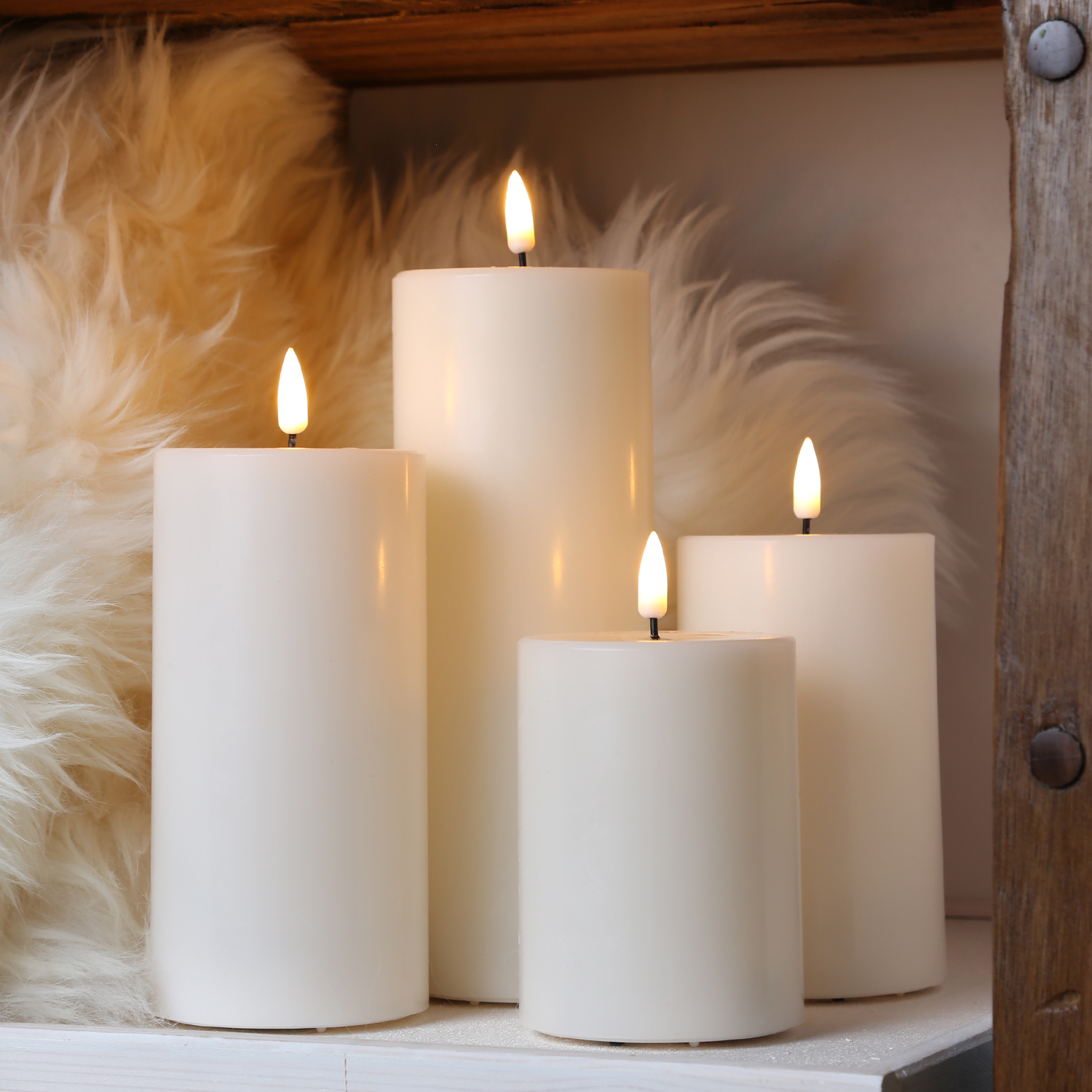 LED Stumpenkerze MIA - Echtwachs - realistische 3D Flamme - H: 20cm - Batteriebetrieb - creme LED Stumpenkerze MIA - Echtwachs - realistische 3D Flamme - H: 20cm - Batteriebetrieb - creme