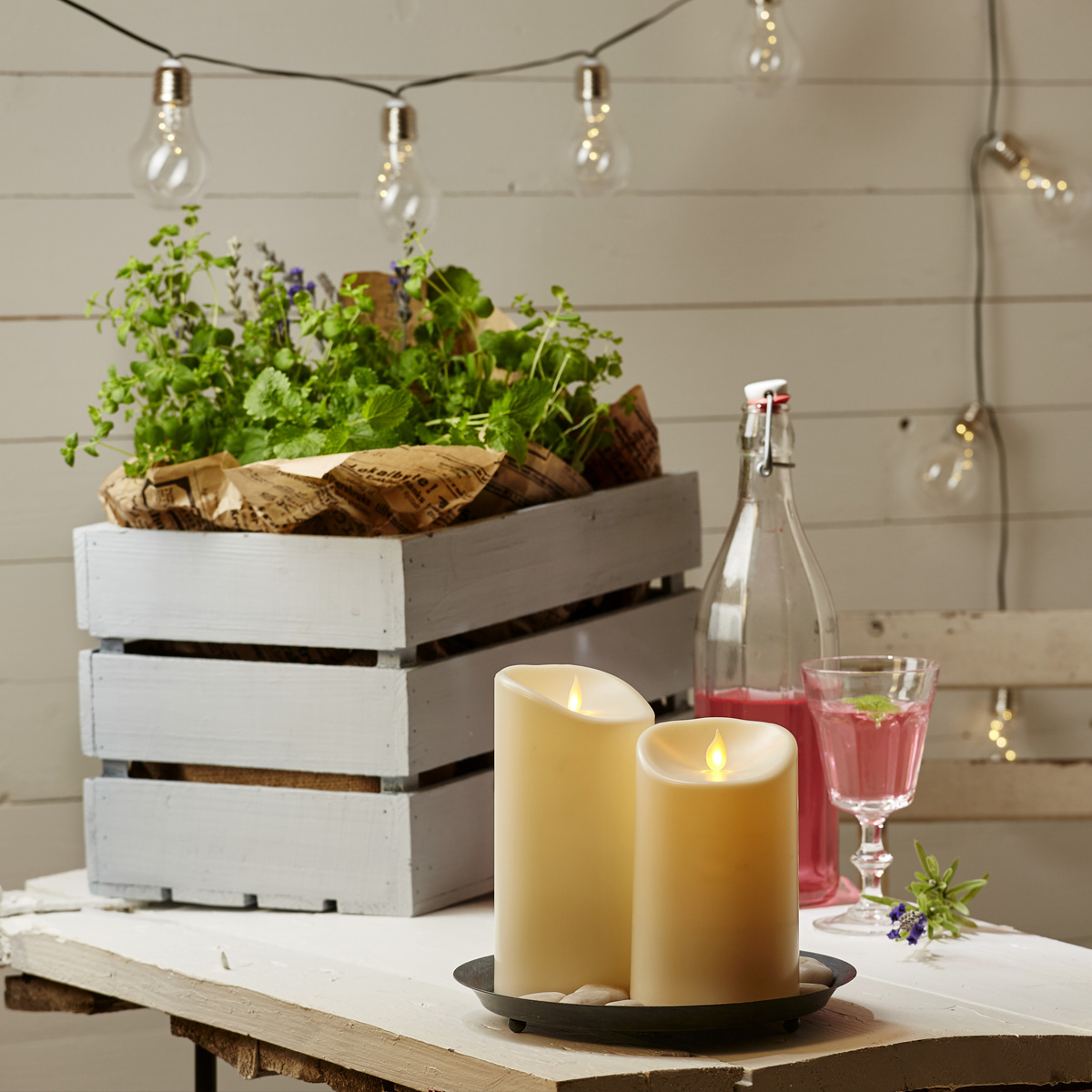 LED Stumpenkerze "M-Twinkle" - mechanisch bewegte Flamme - H: 15cm - Batteriebetrieb - Timer