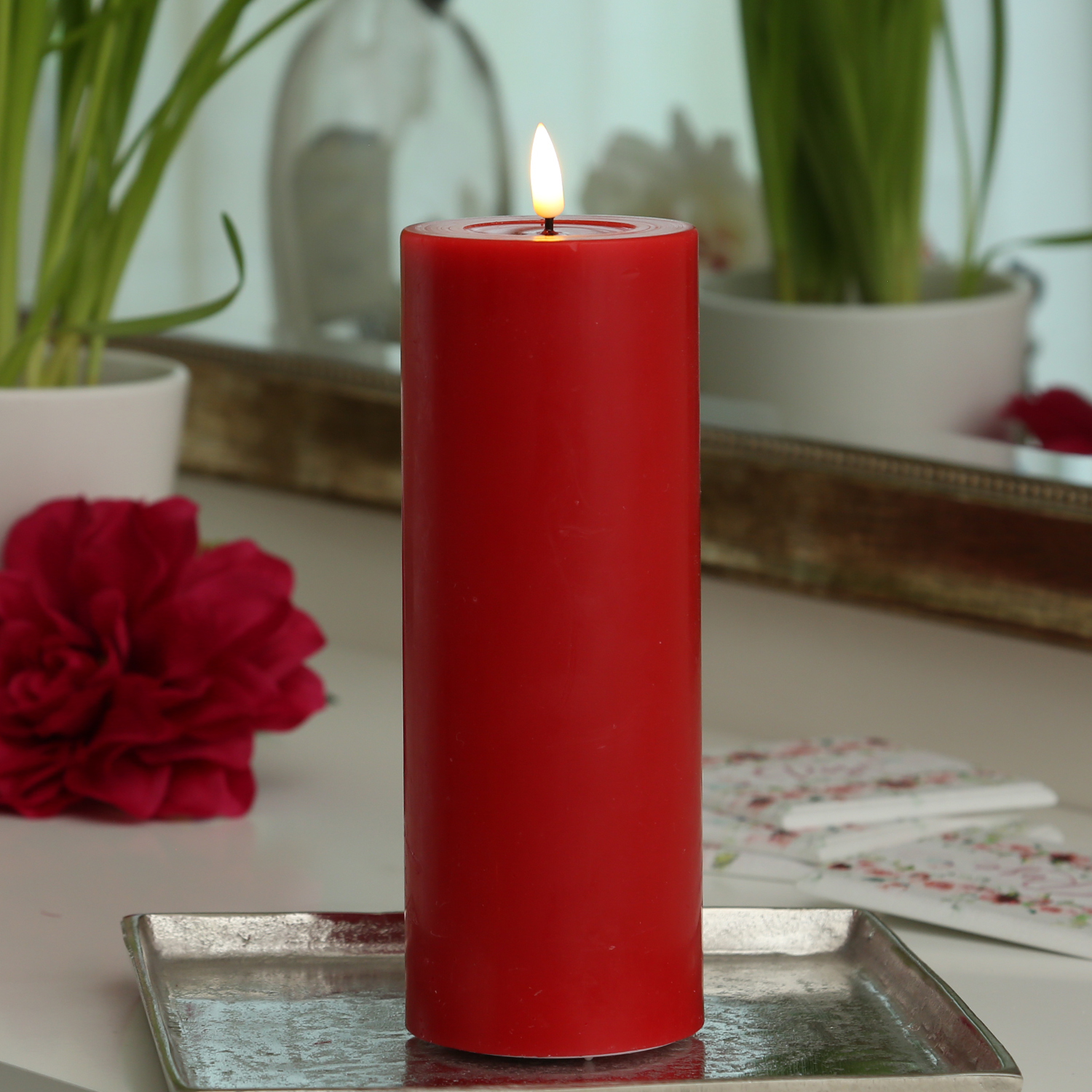 LED Stumpenkerze MIA - Echtwachs - realistische 3D Flamme - H: 20cm - D: 7,5cm - rot