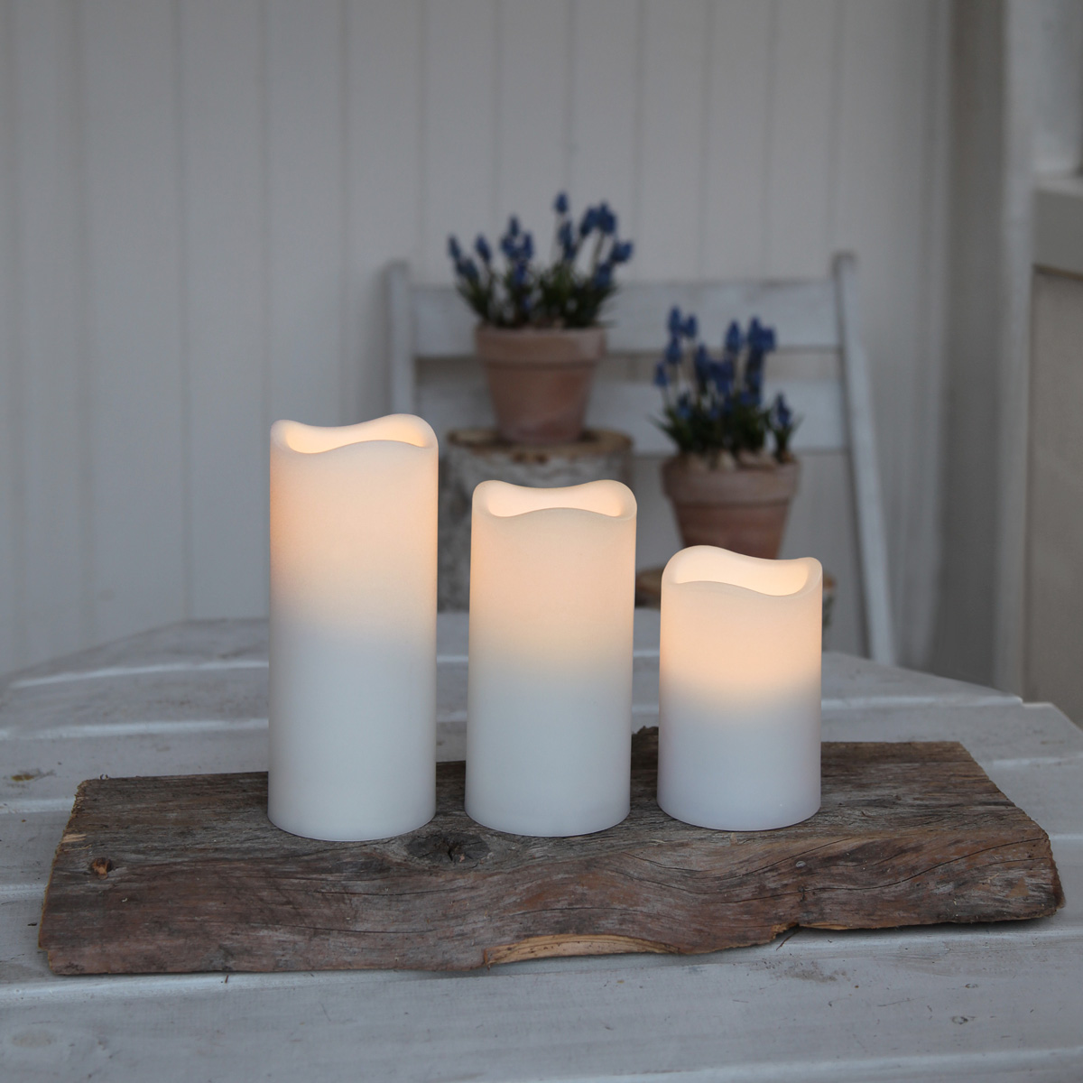 LED Stumpenkerze "Paul" - flackernde LED - Batteriebetrieb - Timer - Fernbedienung - weiß - 3er Set LED Stumpenkerze "Paul" - flackernde LED - Batteriebetrieb - Timer - Fernbedienung - weiß - 3er Set