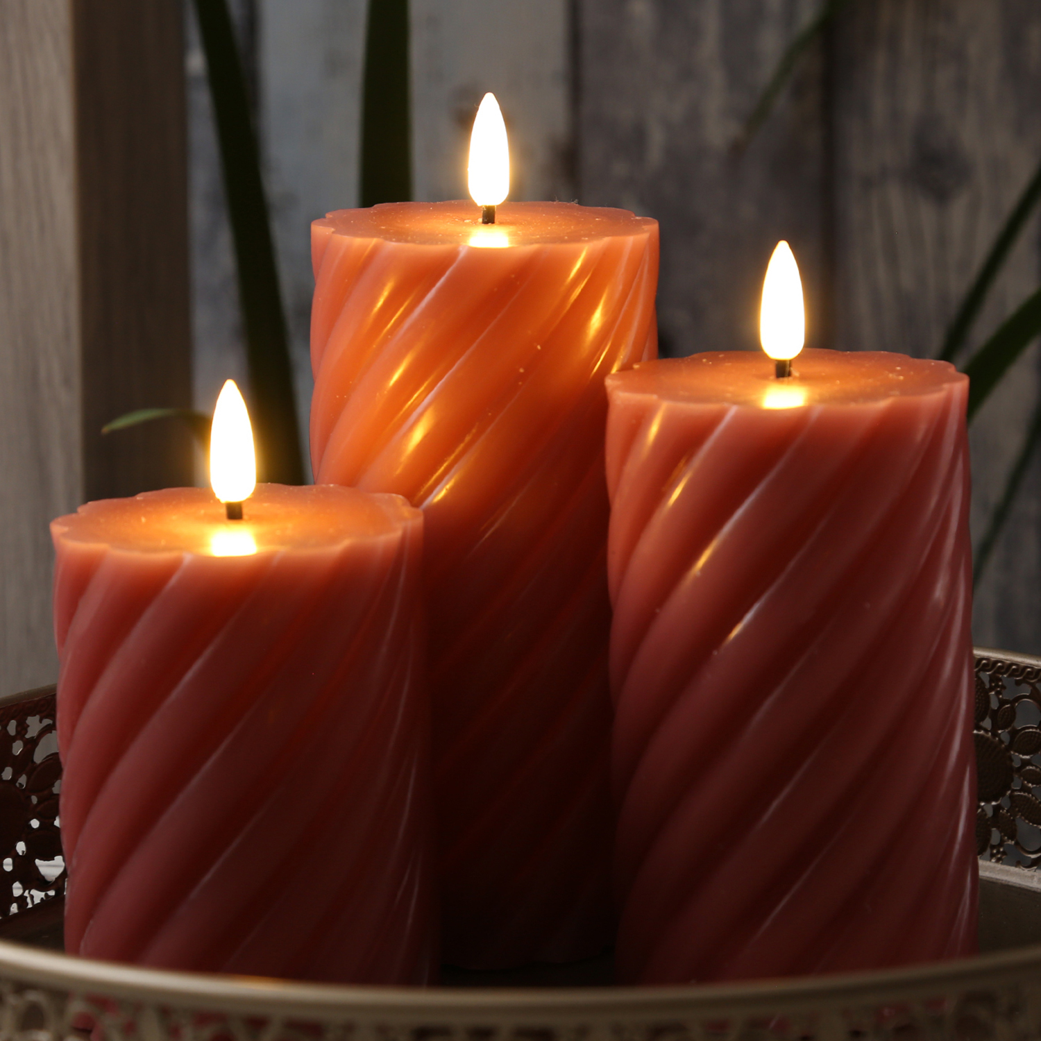 LED Stumpenkerze SWIRL - Echtwachs - warmweiße 3D Flamme - H: 15cm - Batterie - Timer - altrosa LED Stumpenkerze SWIRL - Echtwachs - warmweiße 3D Flamme - H: 15cm - Batterie - Timer - altrosa