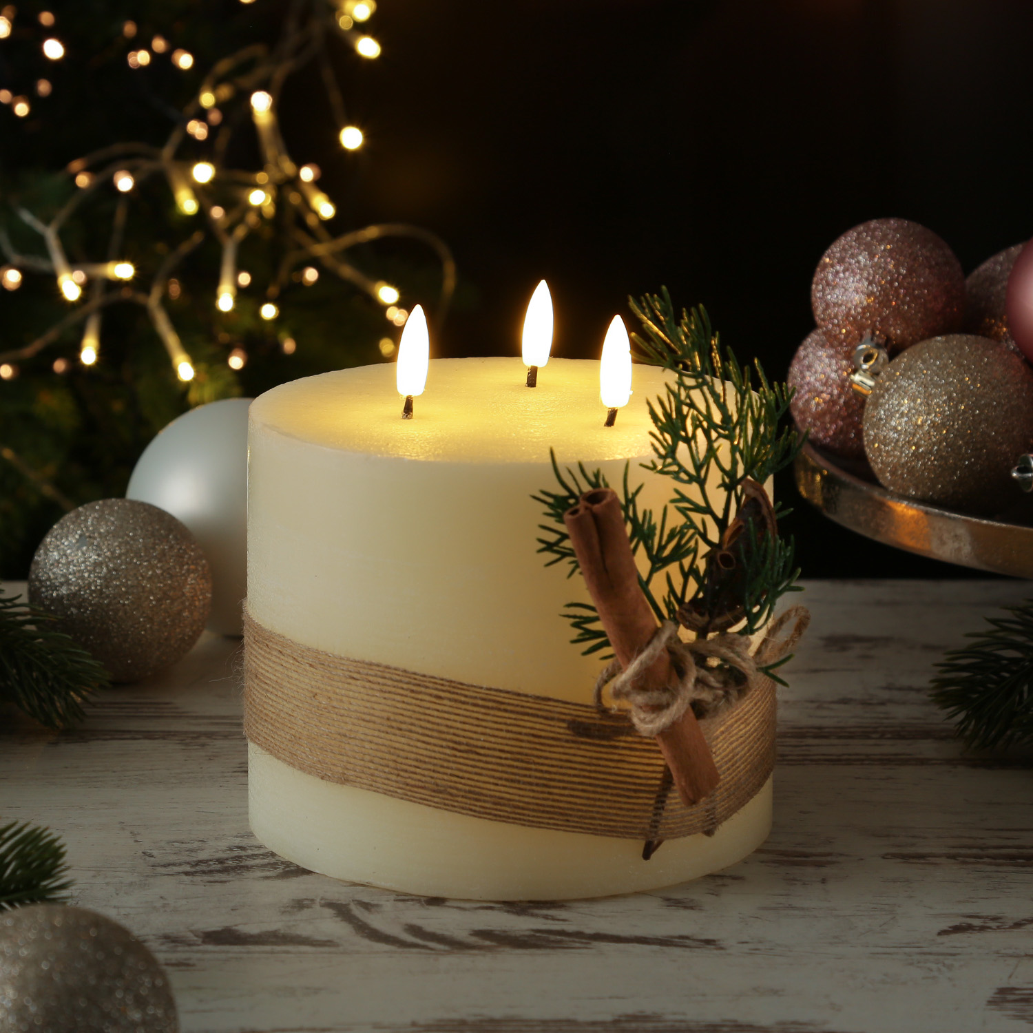 XXL LED Kerze - 3-Docht - Echtwachs - Timer - H: 15cm D: 15cm - creme XXL LED Kerze - 3-Docht - Echtwachs - Timer - H: 15cm D: 15cm - creme