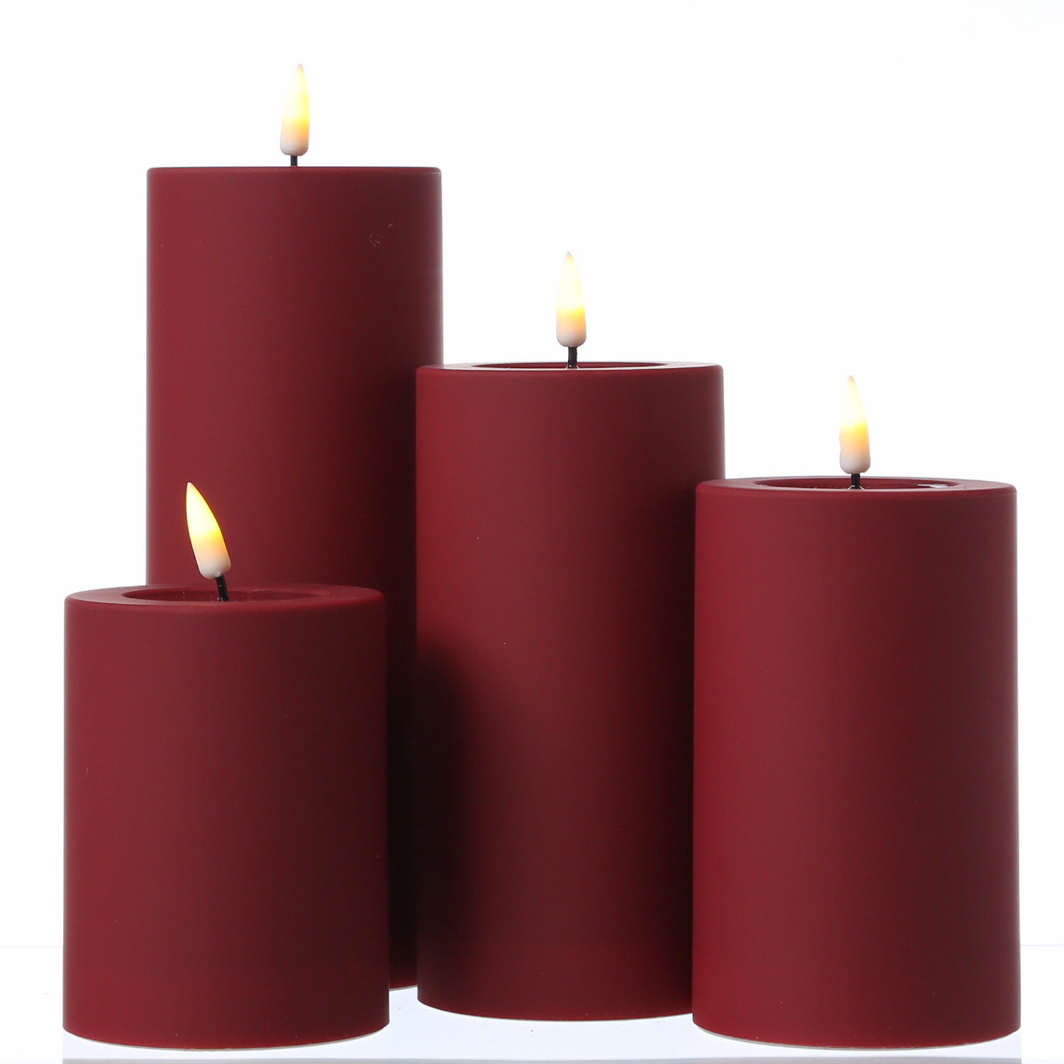 LED Stumpenkerze MIA - Kunststoff - realistische 3D Flamme - H: 12,5cm - Außen - bordeaux/dunkelrot LED Stumpenkerze MIA - Kunststoff - realistische 3D Flamme - H: 12,5cm - Außen - bordeaux/dunkelrot