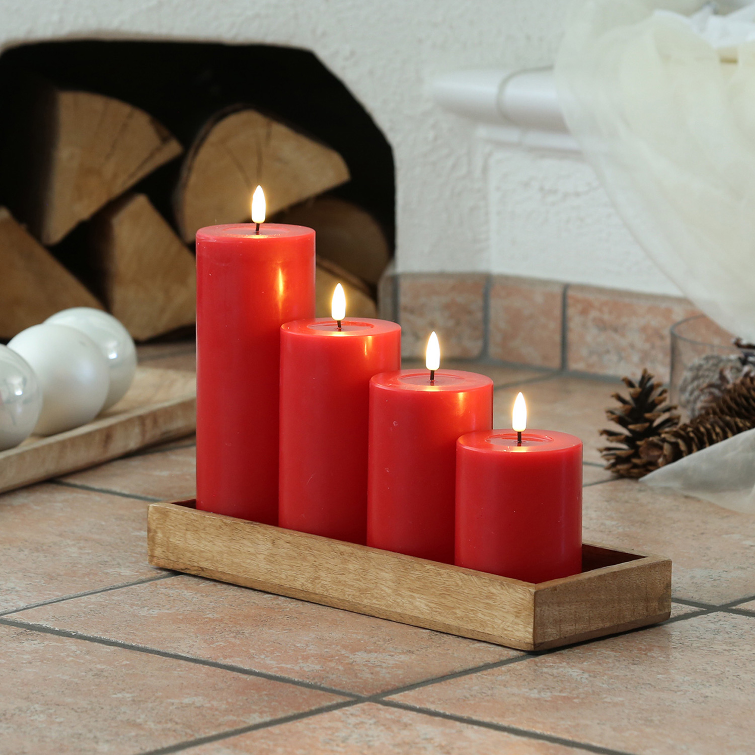 LED Kerzenset MIA - Echtwachs - 4 Größen - inkl. Batterien und Fernbedienung - rot - 4er Set LED Kerzenset MIA - Echtwachs - 4 Größen - inkl. Batterien und Fernbedienung - rot - 4er Set