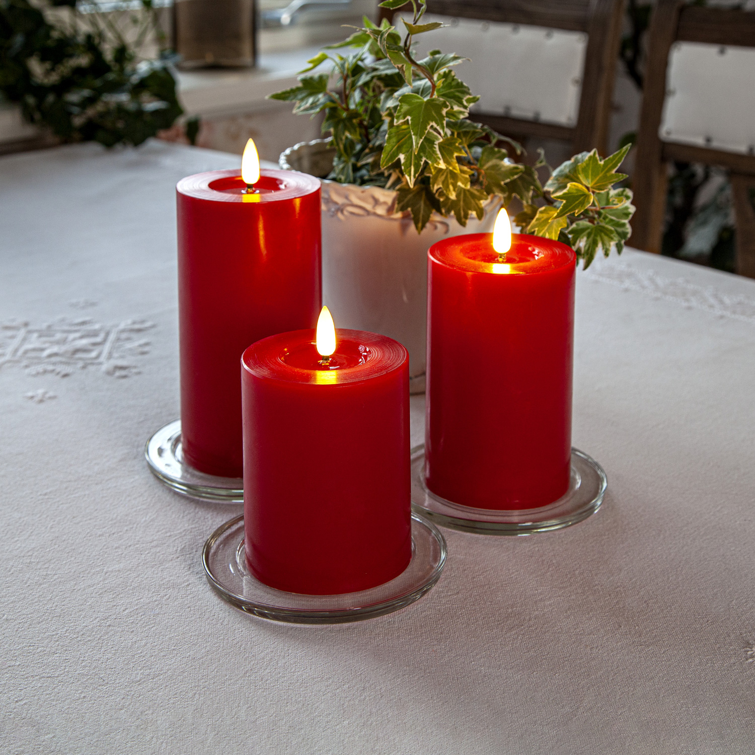 LED Kerzenset LINA - Echtwachs - realistische 3D Flamme - 3 Größen - Timer - rot - 3er Set