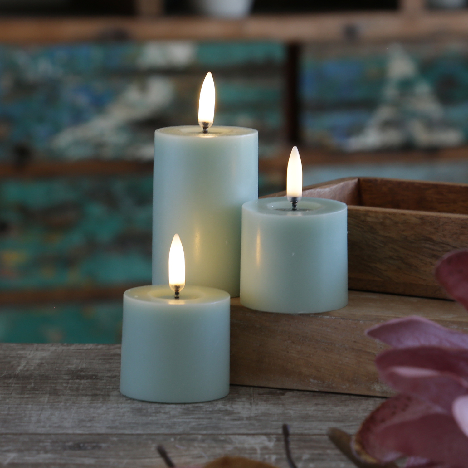 LED Mini Kerze THEA - Echtwachs - Wachsspiegel - D: 5cm - H: 7,5cm - Timer - salbeigrün LED Mini Kerze THEA - Echtwachs - Wachsspiegel - D: 5cm - H: 7,5cm - Timer - salbeigrün