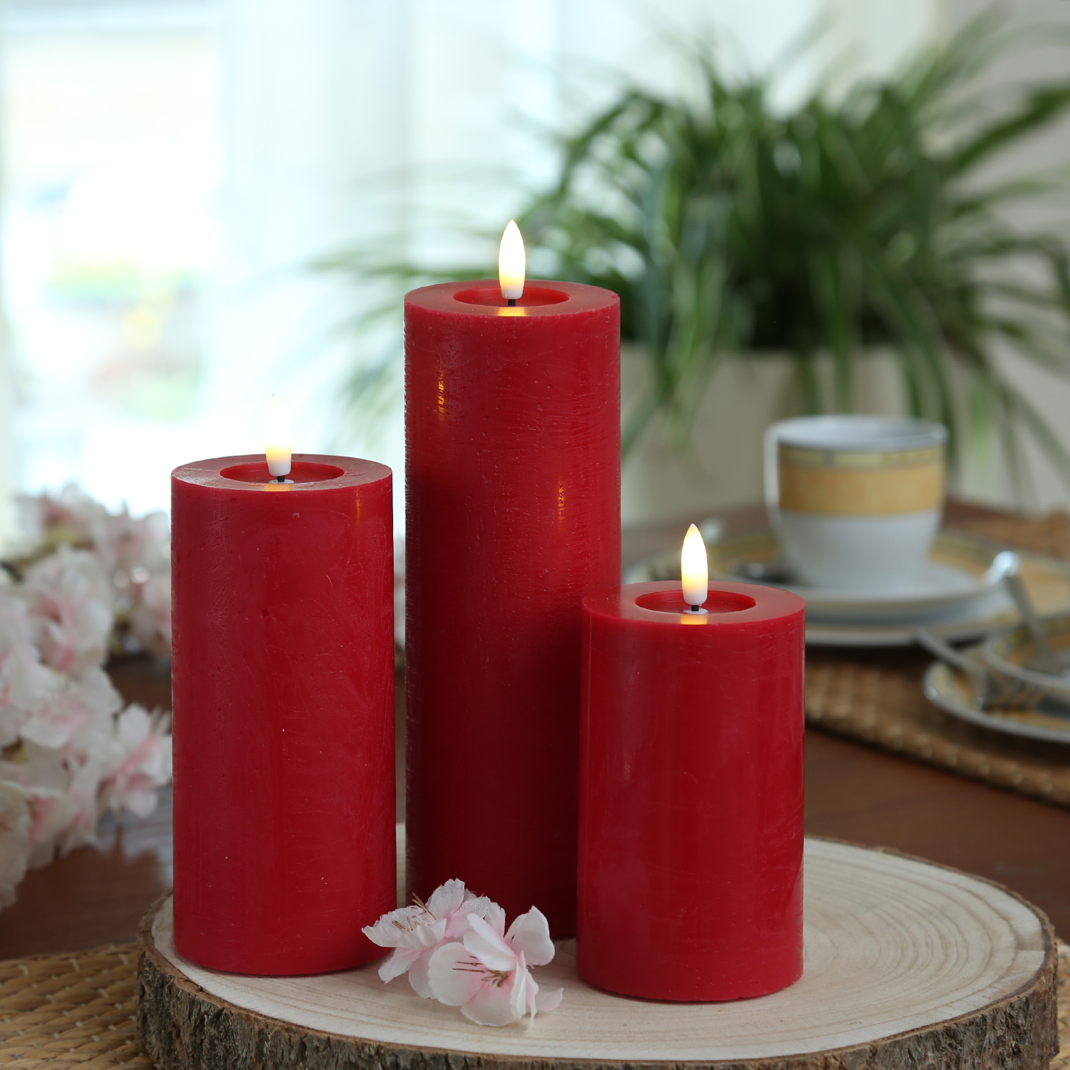 LED Kerze LINA - Rustik-Optik - Echtwachs - 3D Flamme - H: 11cm - D: 7cm - Batterie - Timer - rot