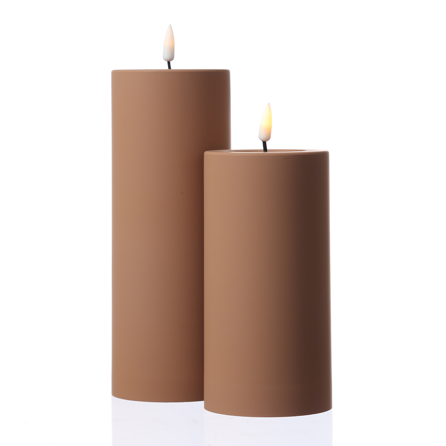 LED Stumpenkerze MIA - Kunststoff - 3D Flamme - H: 15cm - D: 7,5cm - für Außen - karamell LED Stumpenkerze MIA - Kunststoff - 3D Flamme - H: 15cm - D: 7,5cm - für Außen - karamell