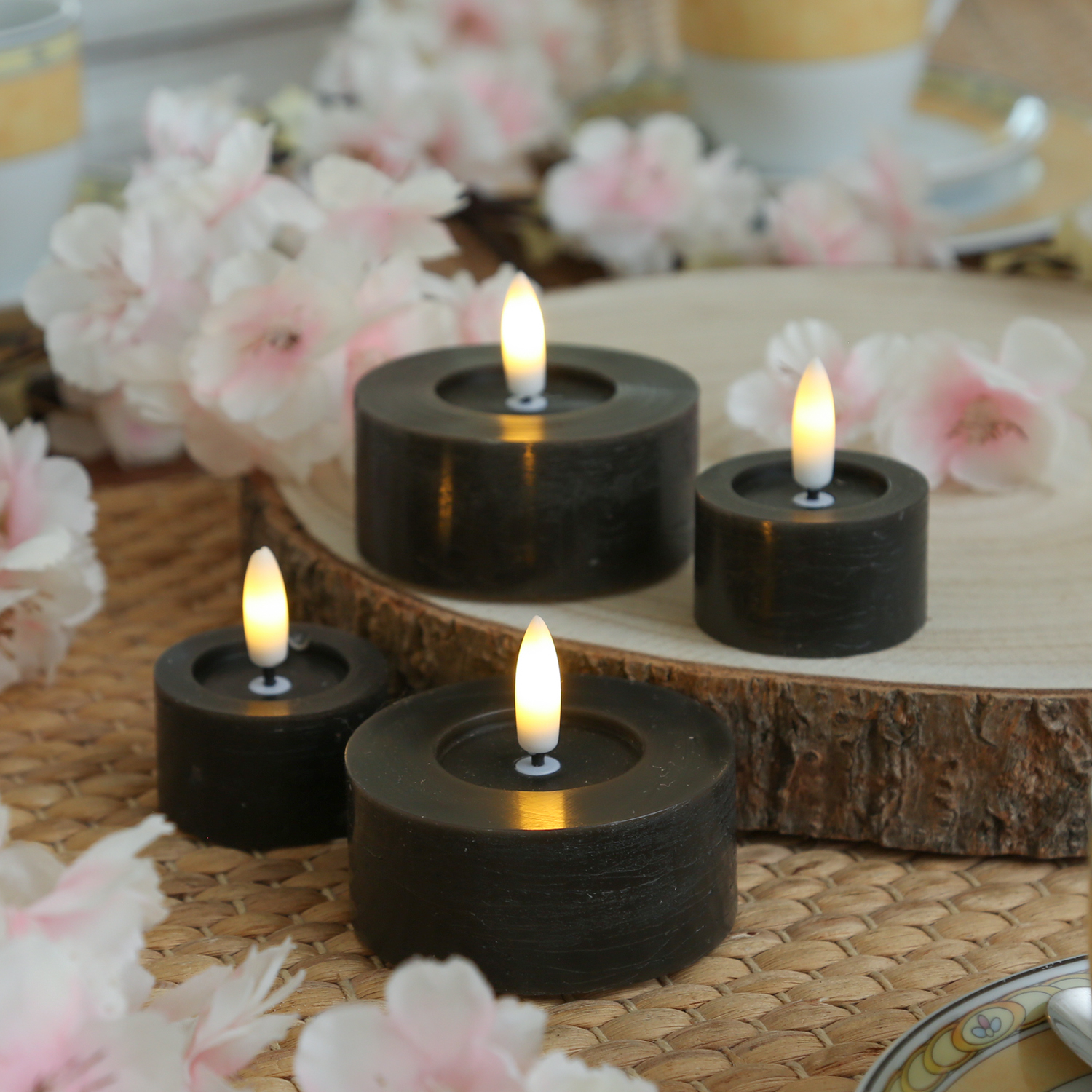 LED Maxi Teelichter LINA - Rustik-Optik - Echtwachs - Timer - D: 7cm - H: 6cm - schwarz - 2 Stück