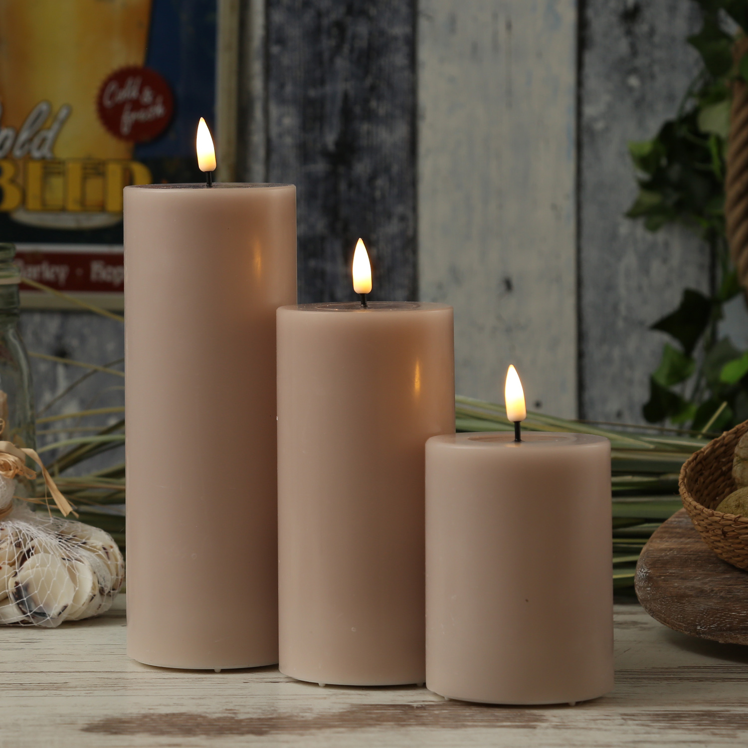 LED Stumpenkerze MIA - Echtwachs - realistische 3D Flamme - H: 15cm - D: 7,5cm - altrosa
