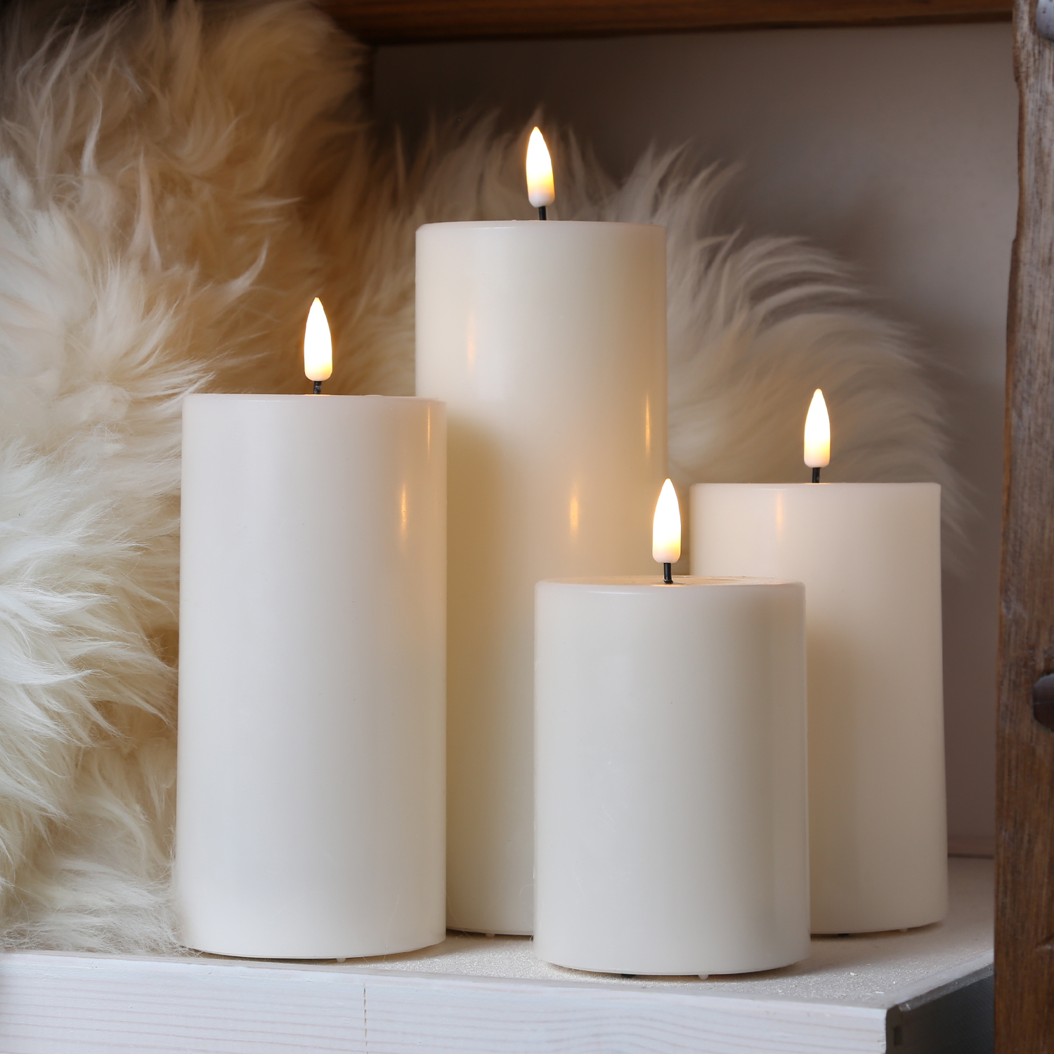 LED Stumpenkerze MIA - Echtwachs - realistische 3D Flamme - H: 15cm - Batteriebetrieb - creme LED Stumpenkerze MIA - Echtwachs - realistische 3D Flamme - H: 15cm - Batteriebetrieb - creme