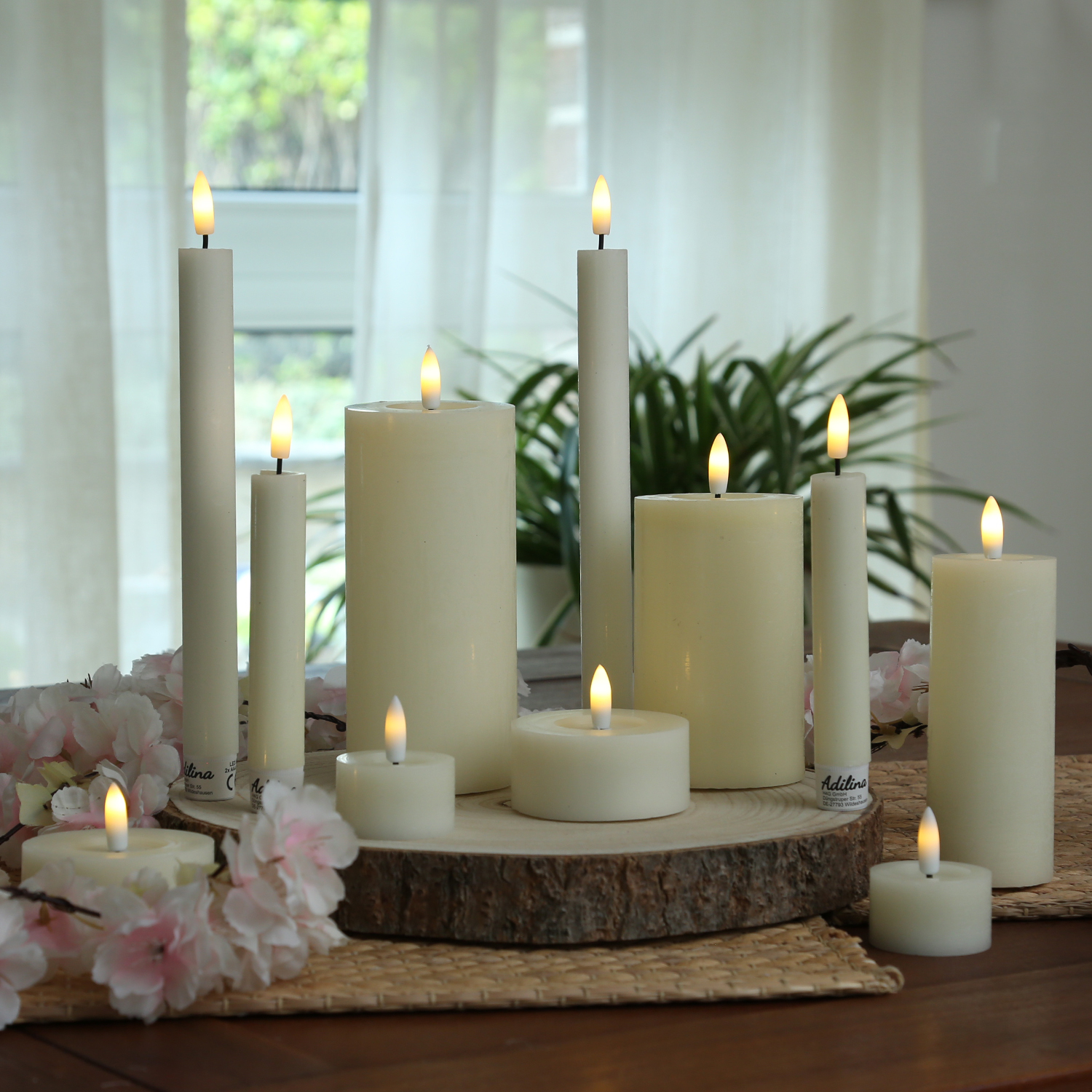 LED Kerze LINA - Rustik-Optik - Echtwachs - 3D Flamme - H: 15cm - D: 7cm - Batterie - Timer - creme