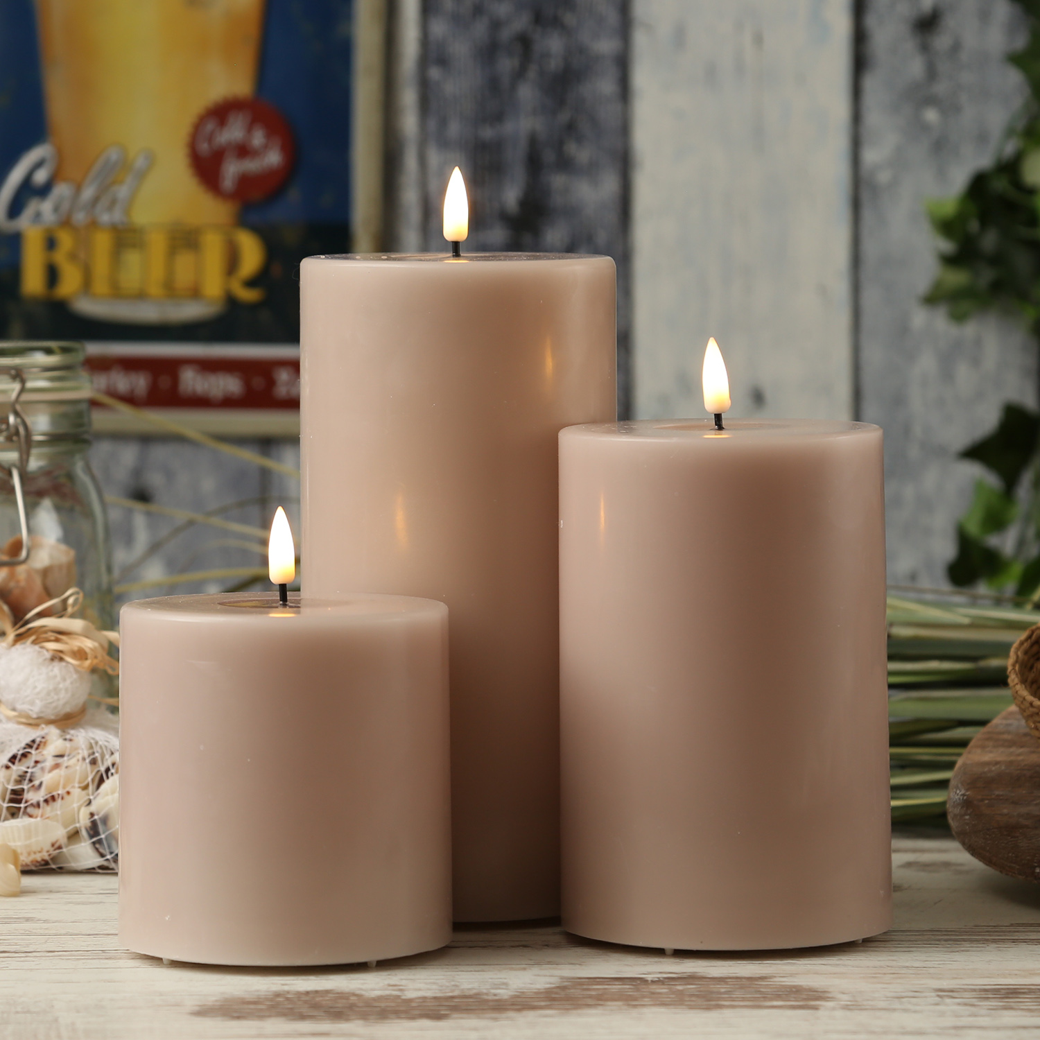 LED Stumpenkerze MIA - Echtwachs - realistische 3D Flamme - H: 15cm - D: 10cm - altrosa LED Stumpenkerze MIA - Echtwachs - realistische 3D Flamme - H: 15cm - D: 10cm - altrosa