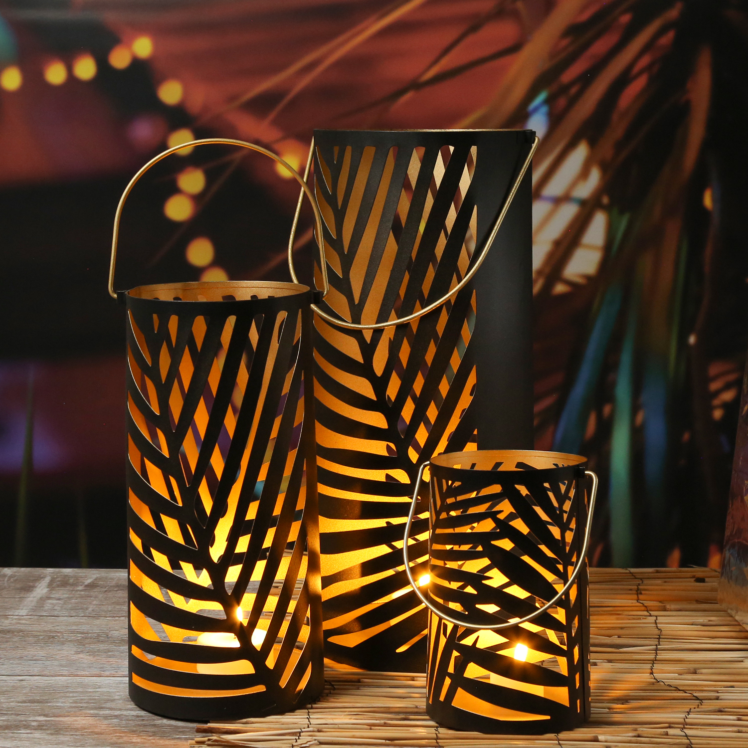 Laterne aus Rattan - Windlicht - mit Glaseinsatz - H: 45,5cm