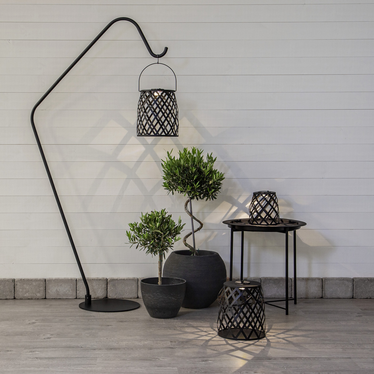 LED  Solar Laterne CALABRIA - warmweiße LED - H: 28cm - Dämmerungssensor - outdoor LED  Solar Laterne CALABRIA - warmweiße LED - H: 28cm - Dämmerungssensor - outdoor