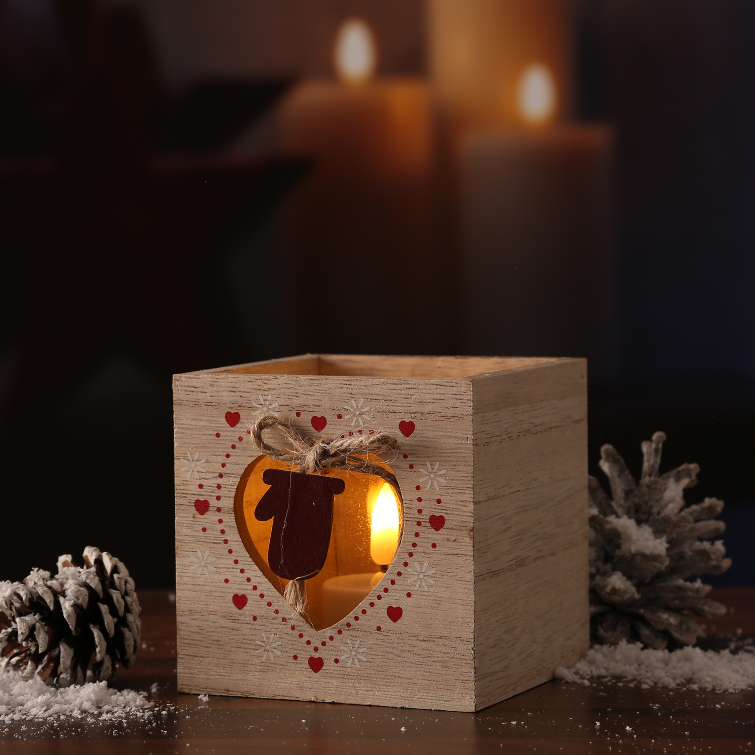 Teelichthalter HANDSCHUH IM HERZ - Windlicht - Holz - mit Glaseinsatz - H: 9cm - natur, rot Teelichthalter HANDSCHUH IM HERZ - Windlicht - Holz - mit Glaseinsatz - H: 9cm - natur, rot