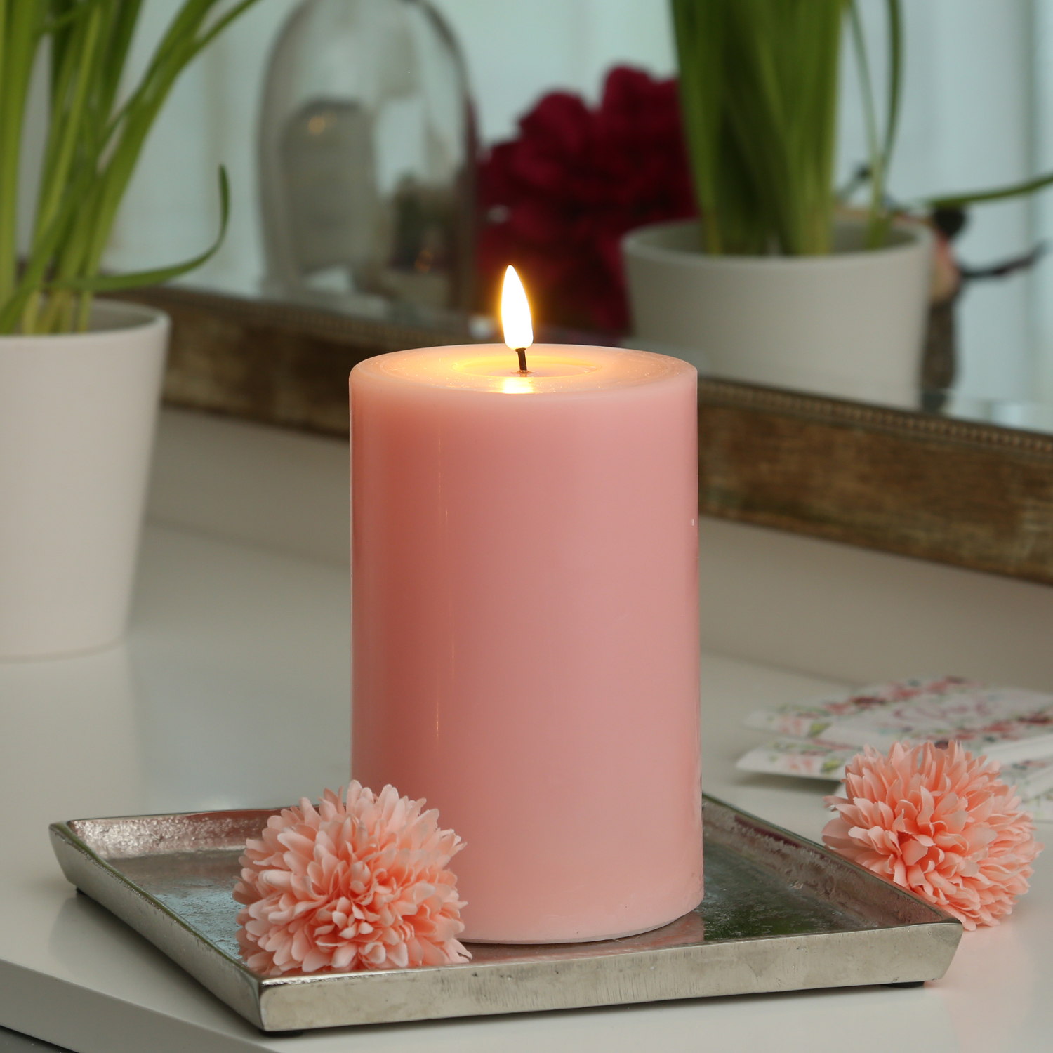 LED Stumpenkerze MIA - Echtwachs - realistische 3D Flamme - H: 15cm - D: 10cm - Batterie - rosa