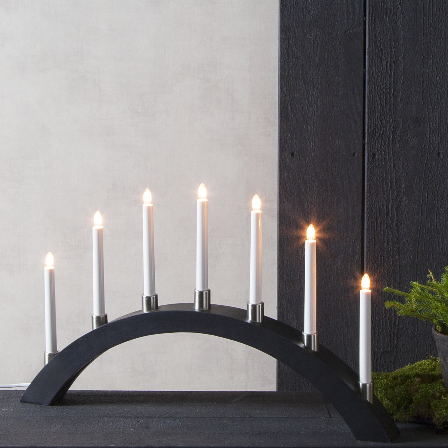 Lichterbogen TALL  - 7 warmweiße Glühlampen - L: 67cm, H: 40cm - Holz - Schalter - Schwarz Lichterbogen TALL  - 7 warmweiße Glühlampen - L: 67cm, H: 40cm - Holz - Schalter - Schwarz