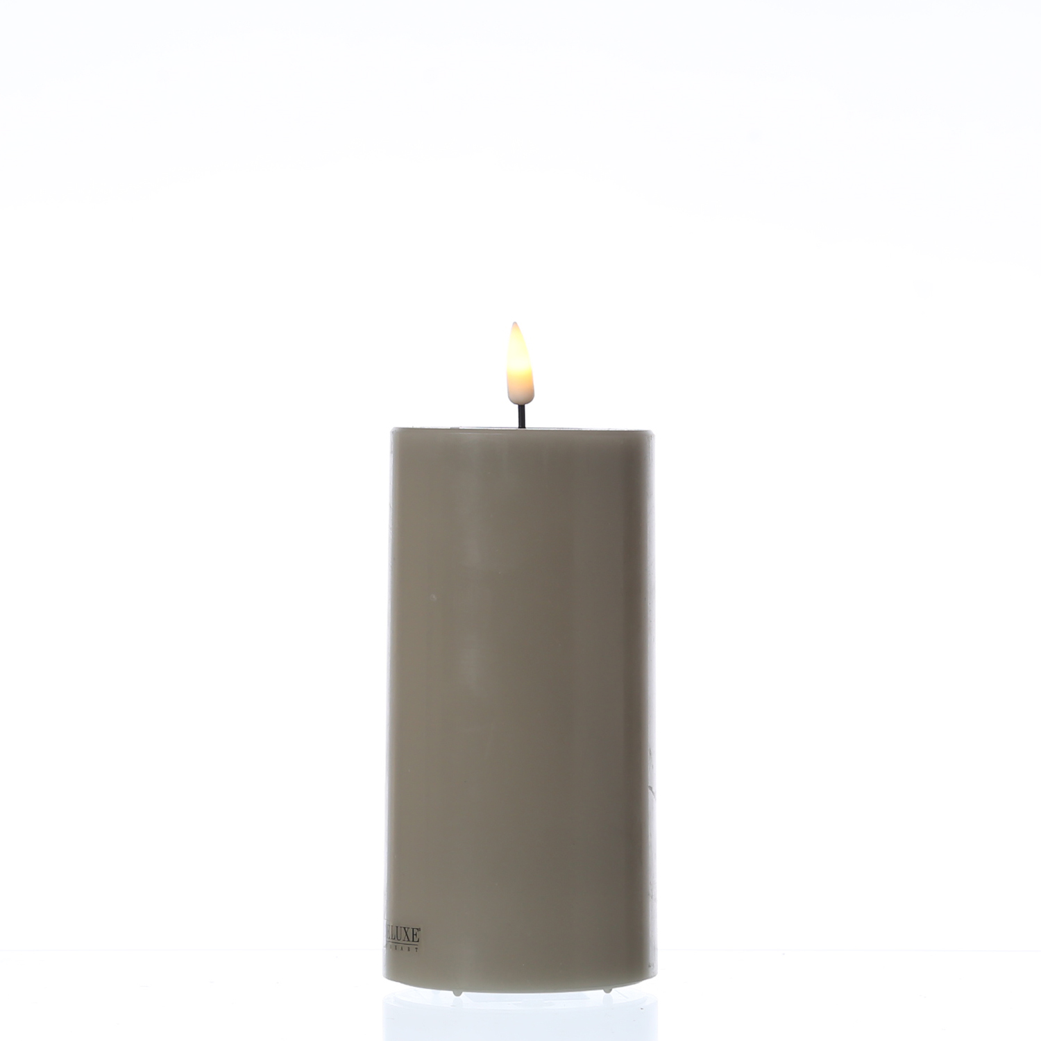 LED Stumpenkerze MIA - Echtwachs - realistische 3D Flamme - H: 15cm - D: 7,5cm - sand/taupe