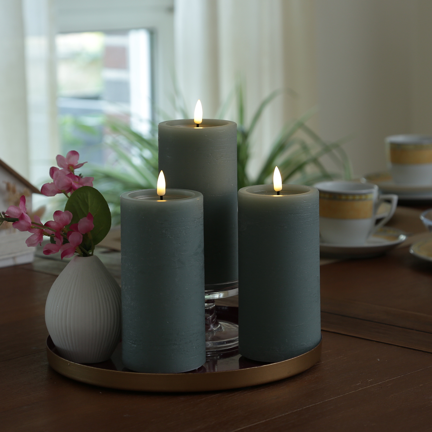 LED Kerze UNIQUE - Rustik-Optik - Echtwachs - H: 15cm - D: 7,5cm - bis zu 1500 Std. - salbeigrün LED Kerze UNIQUE - Rustik-Optik - Echtwachs - H: 15cm - D: 7,5cm - bis zu 1500 Std. - salbeigrün