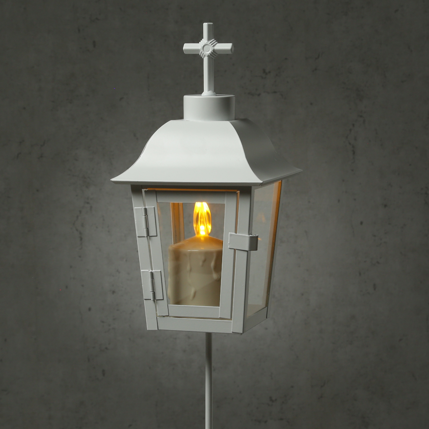 Grablaterne mit beiger LED Kerze - Grablampe mit 2 wechselbaren Spitzen/Erdspieß - H: 51cm - weiß