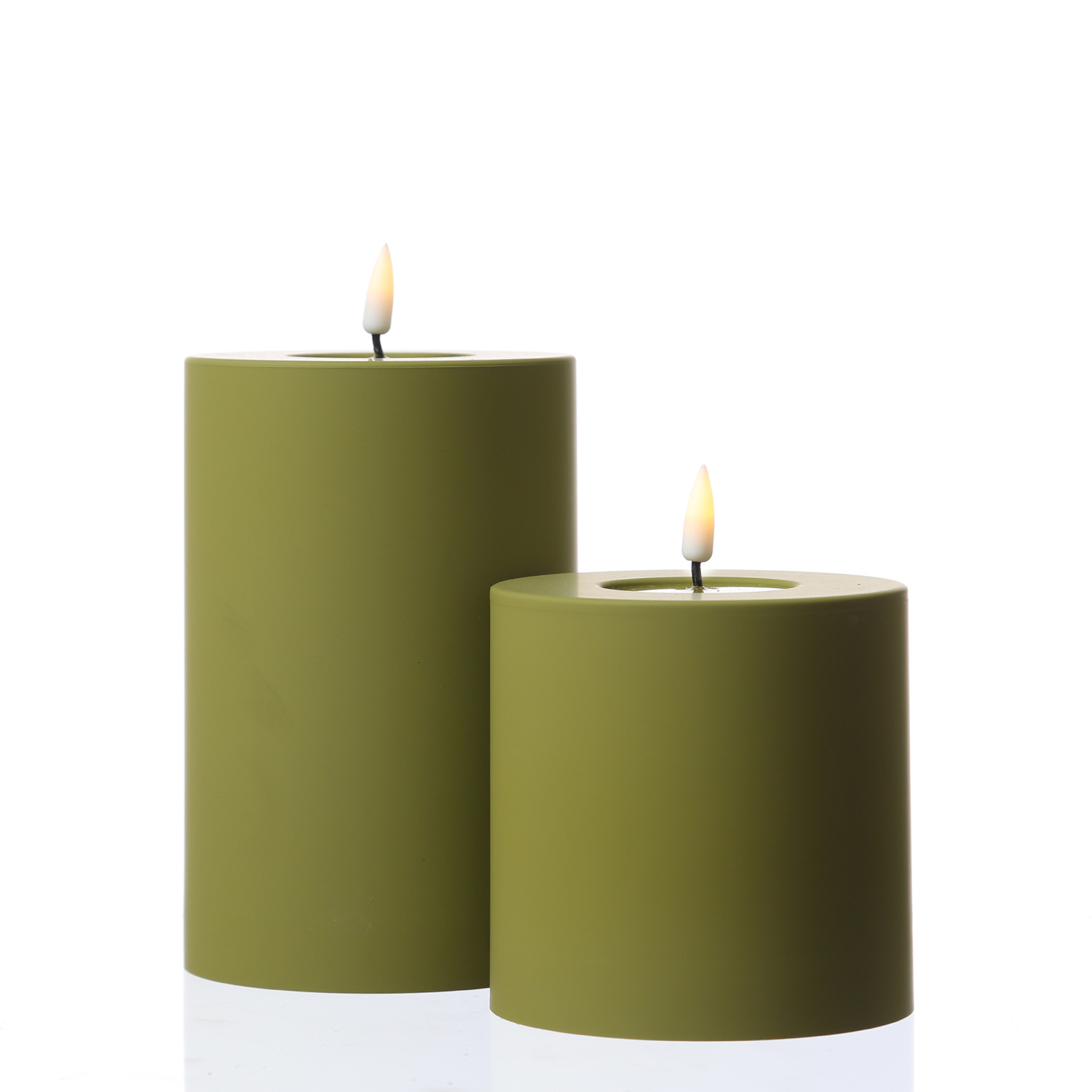 LED Stumpenkerze MIA - Kunststoff - 3D Flamme - H: 10cm - D: 10cm - für Außen - olivgrün