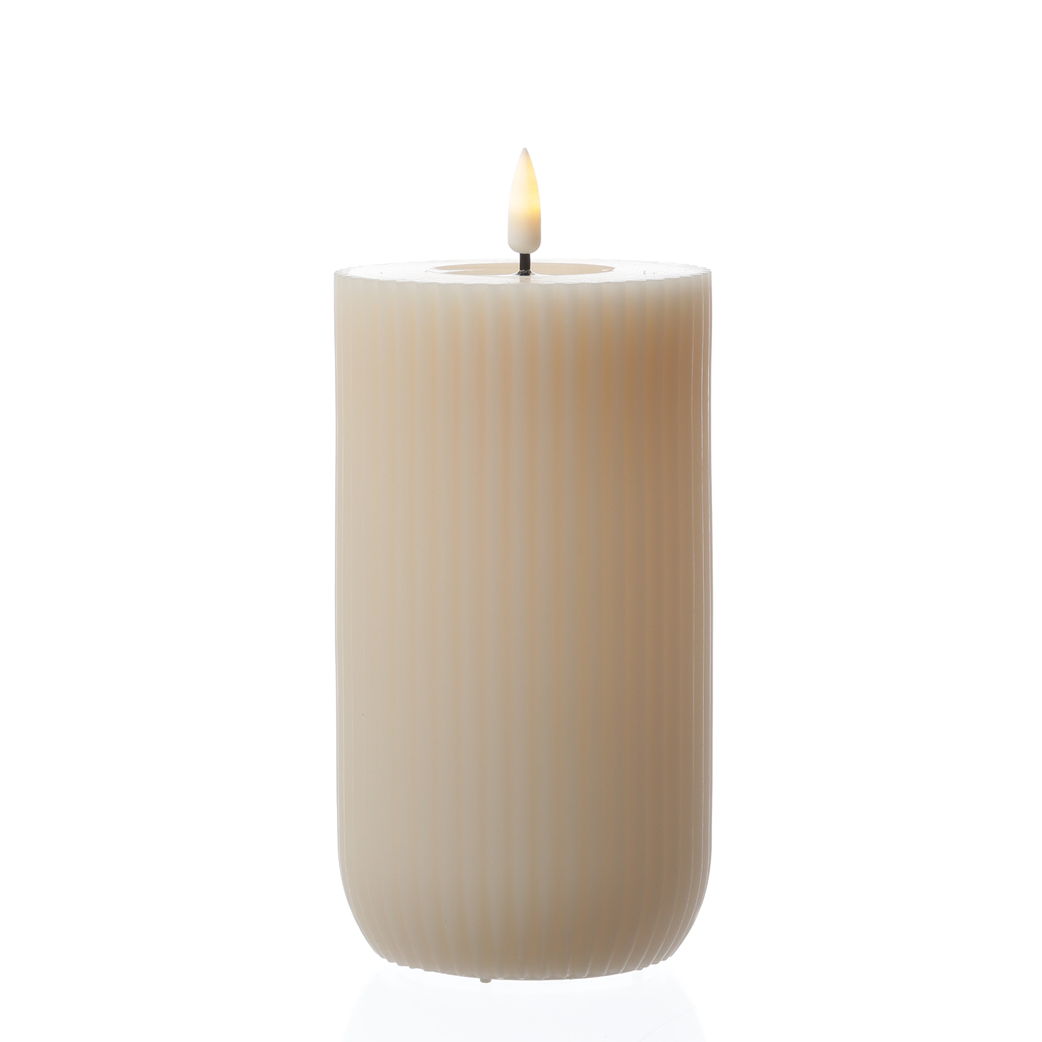 LED Stumpenkerze MIA - gerillt - Echtwachs - 3D Flamme - H: 15cm - D: 8cm - creme LED Stumpenkerze MIA - gerillt - Echtwachs - 3D Flamme - H: 15cm - D: 8cm - creme