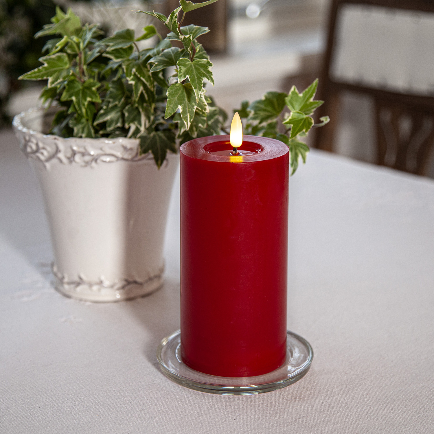 LED Stumpenkerze LINA - Echtwachs - realistische 3D Flamme - H: 17,5cm - Batterie - Timer - rot LED Stumpenkerze LINA - Echtwachs - realistische 3D Flamme - H: 17,5cm - Batterie - Timer - rot