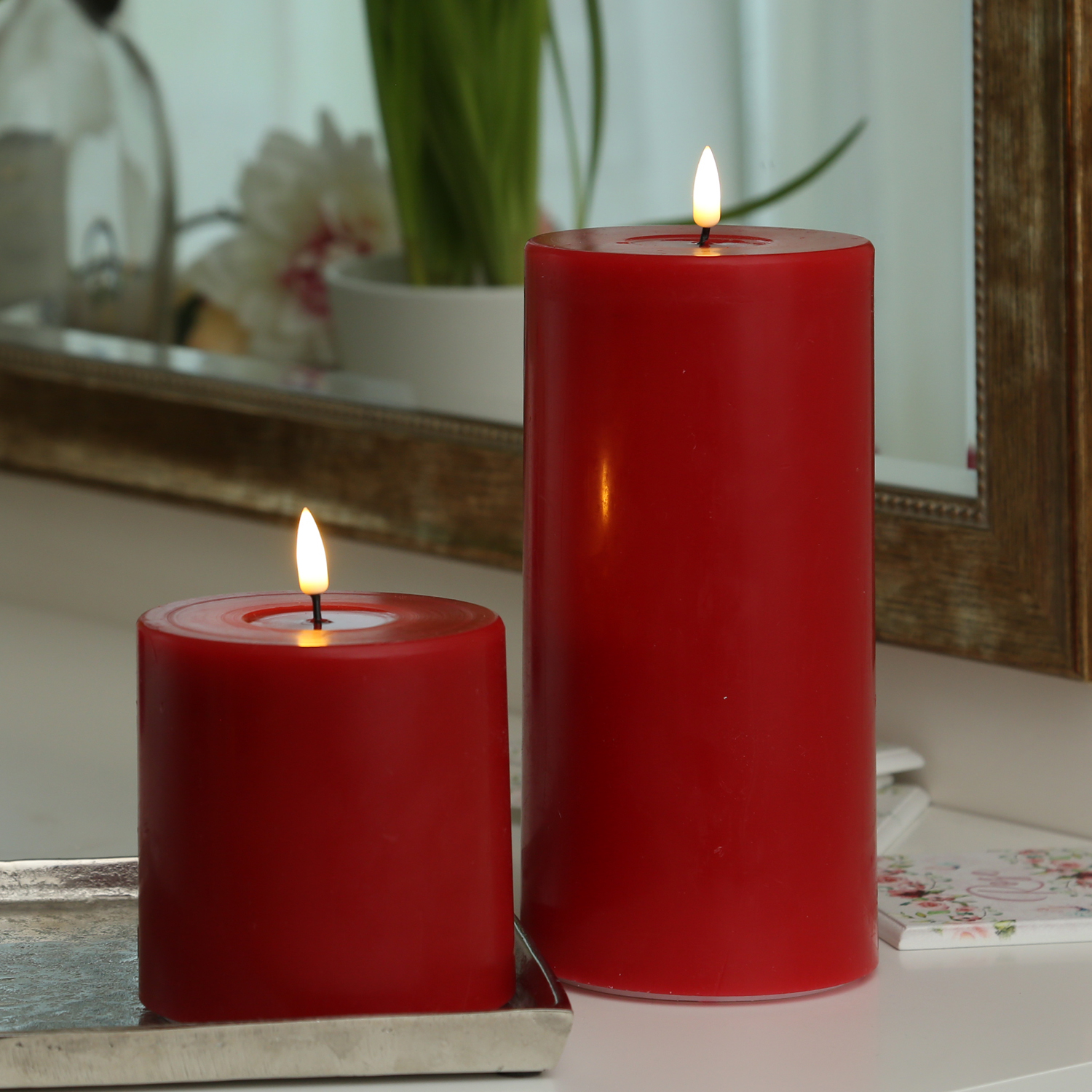 LED Stumpenkerze MIA - Echtwachs - realistische 3D Flamme - H: 20cm - D: 10cm - rot