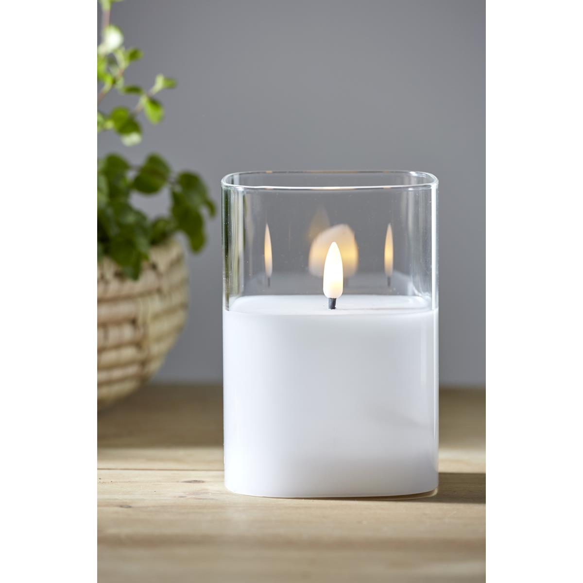 LED Windlicht "Flamme" - Echtwachs - bewegte, gelbe Flamme - Timer - H: 12,5cm - transparentes Glas