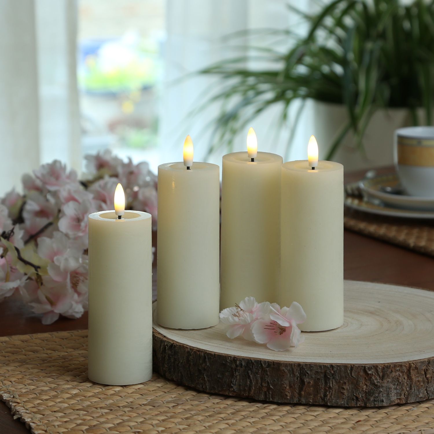 LED Kerzenset LINA - Rustik-Optik - Echtwachs - H: 12,5cm - D: 5cm - Timer - creme - 4er Set