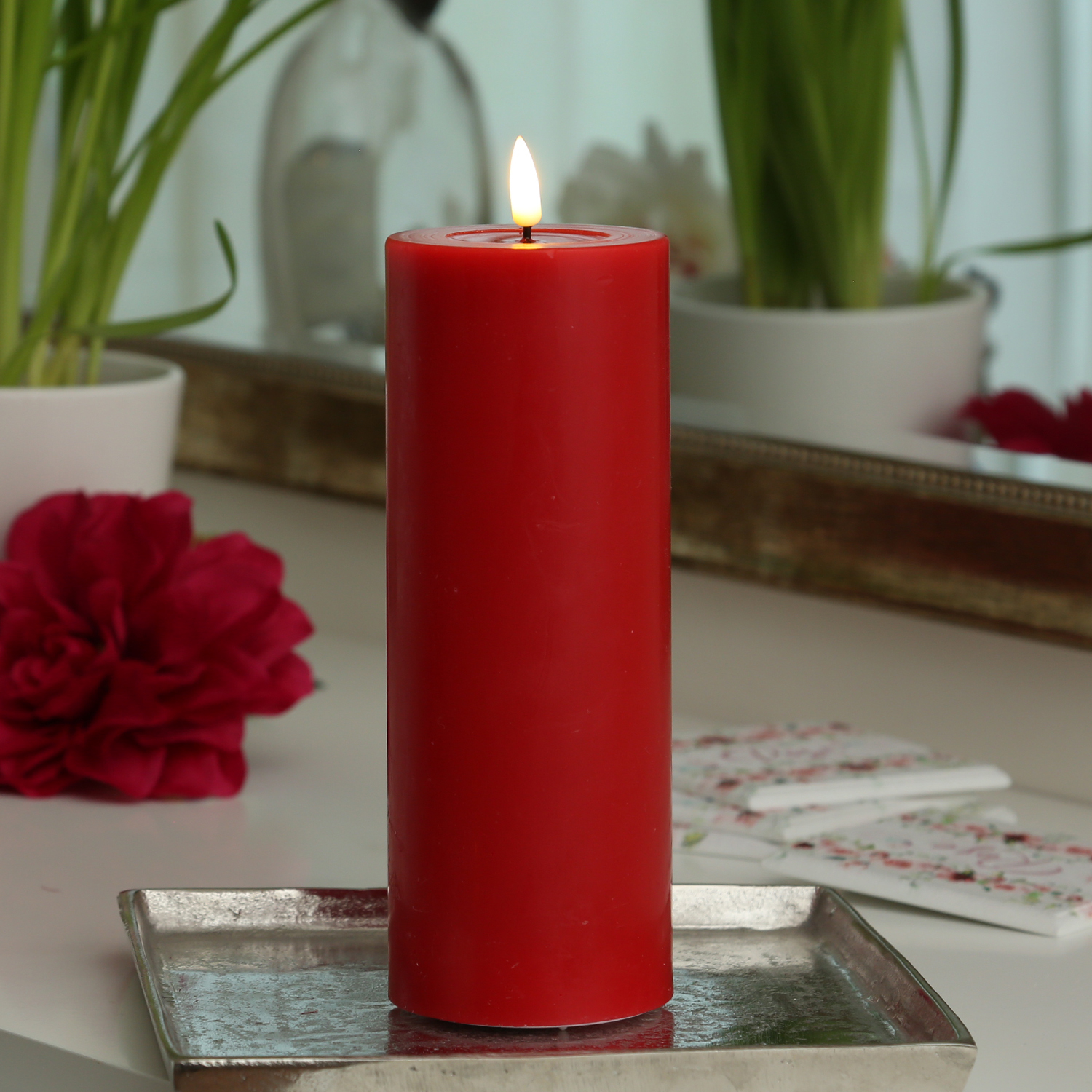 LED Stumpenkerze MIA - Echtwachs - realistische 3D Flamme - H: 20cm - D: 7,5cm - rot