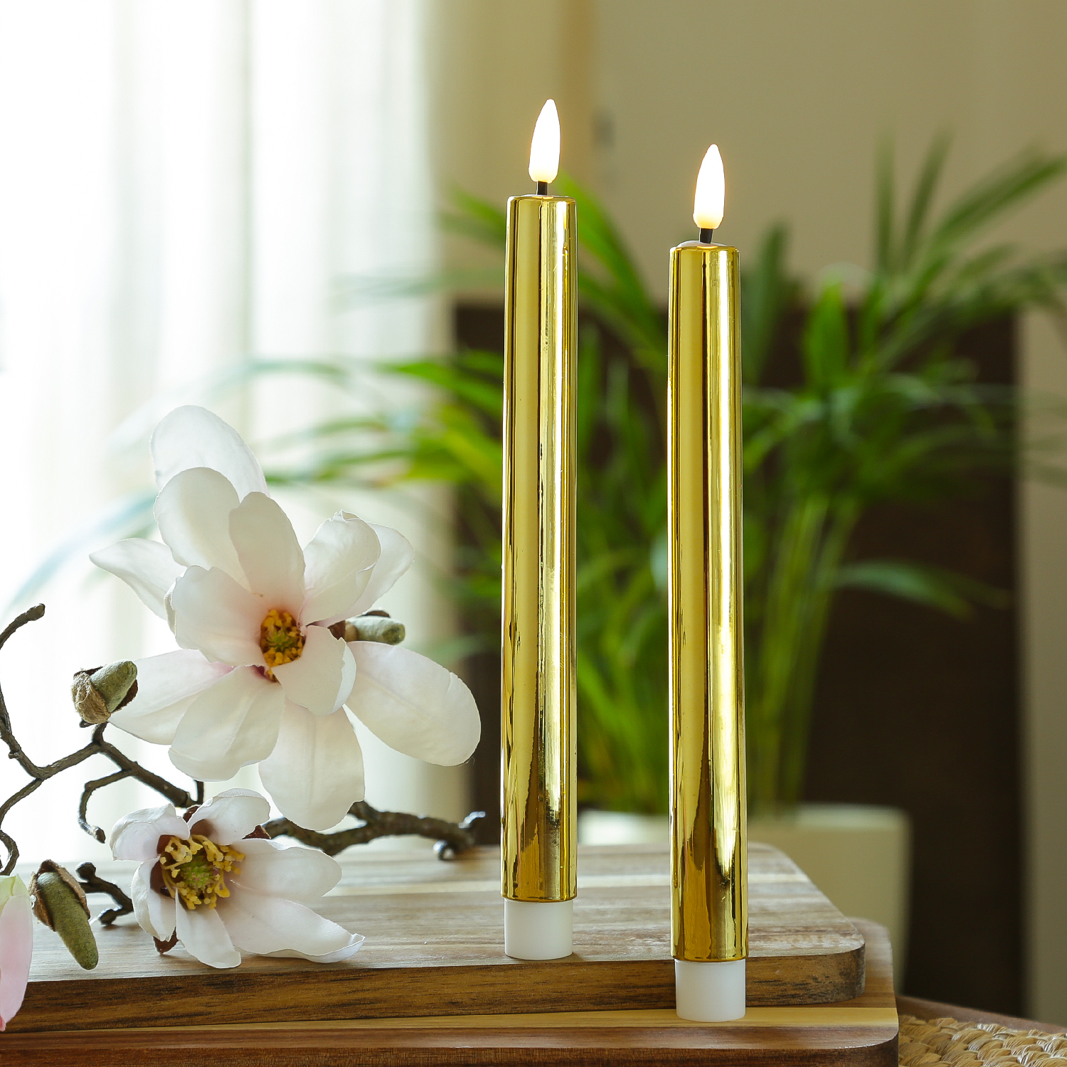 LED Stabkerzen - mit Lack - flackernd - H: 25cm - Timer - gold glänzend - 2er Set LED Stabkerzen - mit Lack - flackernd - H: 25cm - Timer - gold glänzend - 2er Set