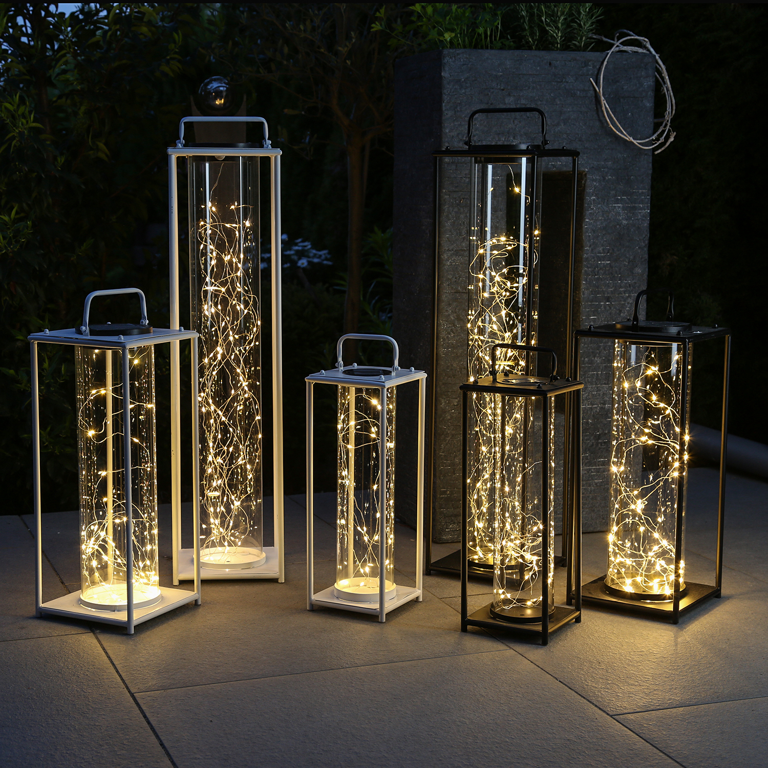 LED Solar Laterne - 50 warmweiße LED an Drahtlichterkette - Lichtsensor - H: 49cm - weiß LED Solar Laterne - 50 warmweiße LED an Drahtlichterkette - Lichtsensor - H: 49cm - weiß