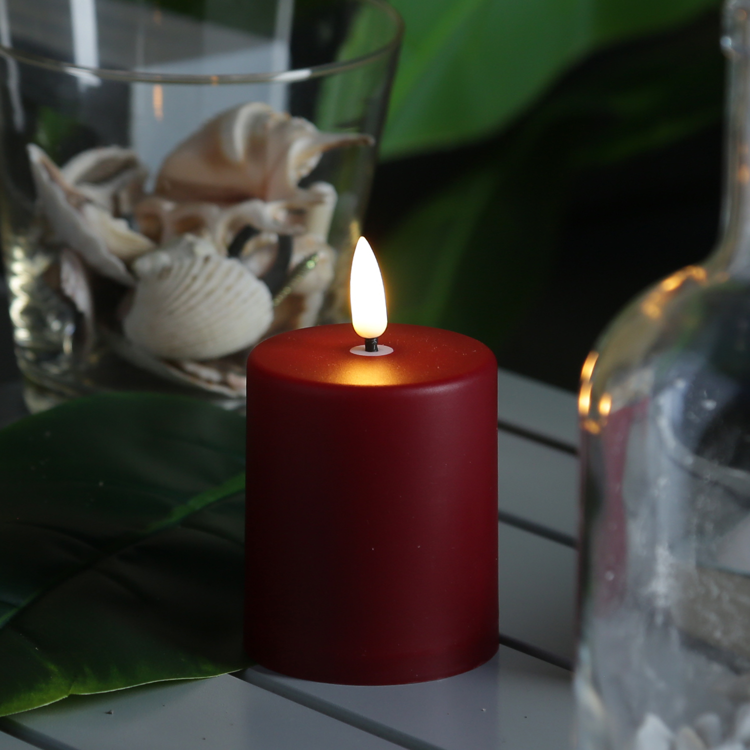 LED Mini Kerze/Grabkerze - H: 10cm/D: 6,1cm - Timer/Sensor - für Innen/Außen - bis 1200h - rot LED Mini Kerze/Grabkerze - H: 10cm/D: 6,1cm - Timer/Sensor - für Innen/Außen - bis 1200h - rot