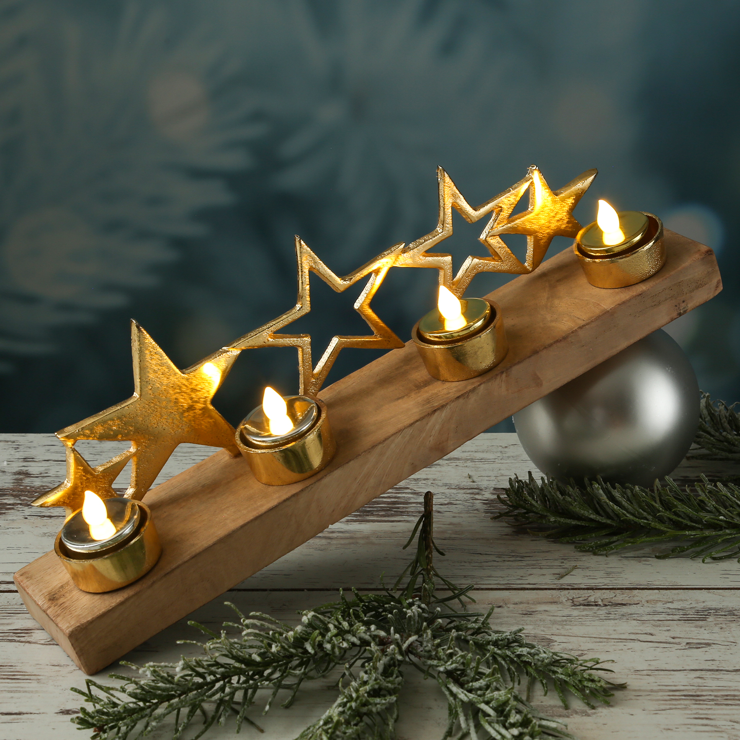 Teelichthalter mit goldenen Sternen auf Holzplatte - für 4 Teelichter Teelichthalter mit goldenen Sternen auf Holzplatte - für 4 Teelichter