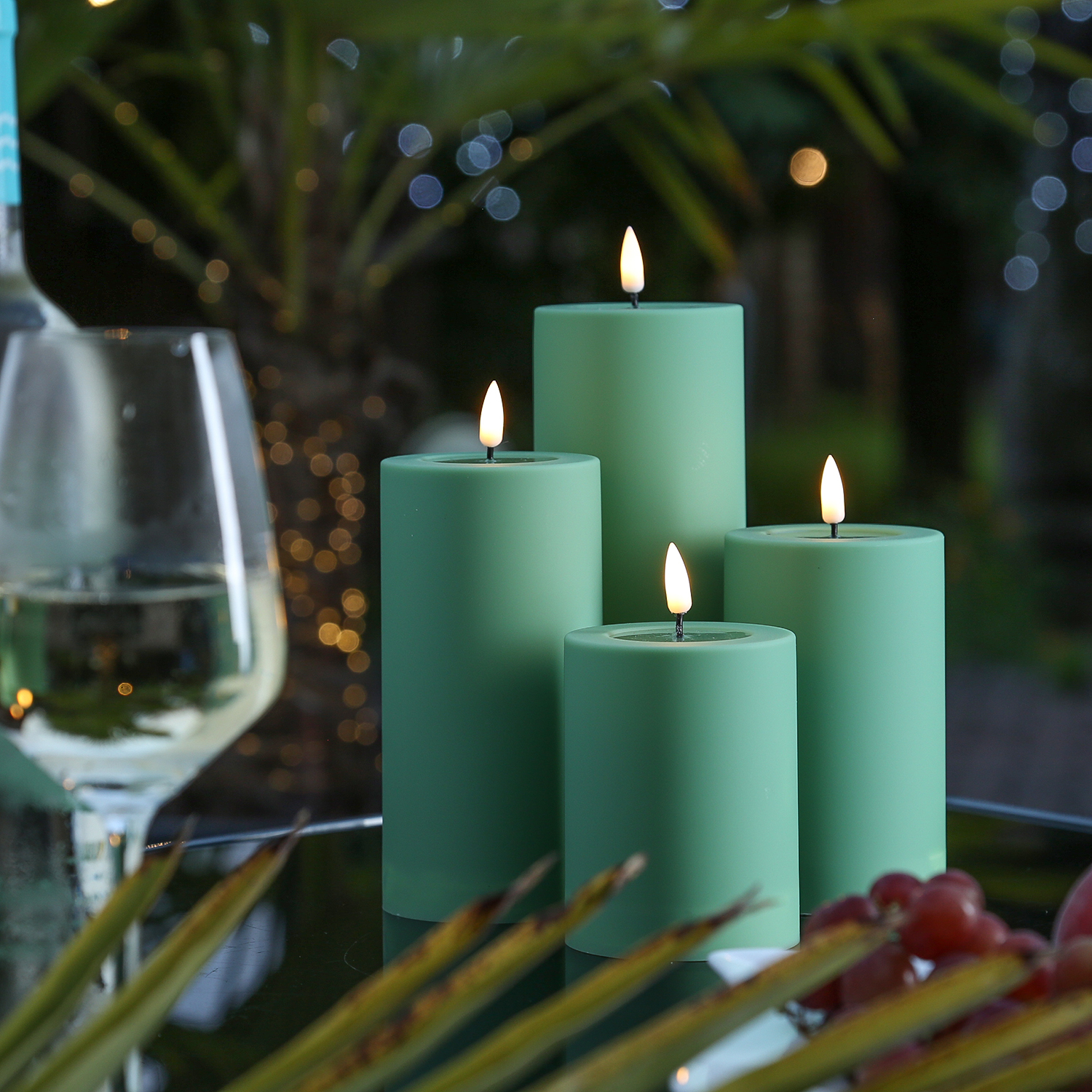 LED Stumpenkerze MIA - Kunststoff - realistische 3D Flamme - H: 10cm - outdoor - grün LED Stumpenkerze MIA - Kunststoff - realistische 3D Flamme - H: 10cm - outdoor - grün