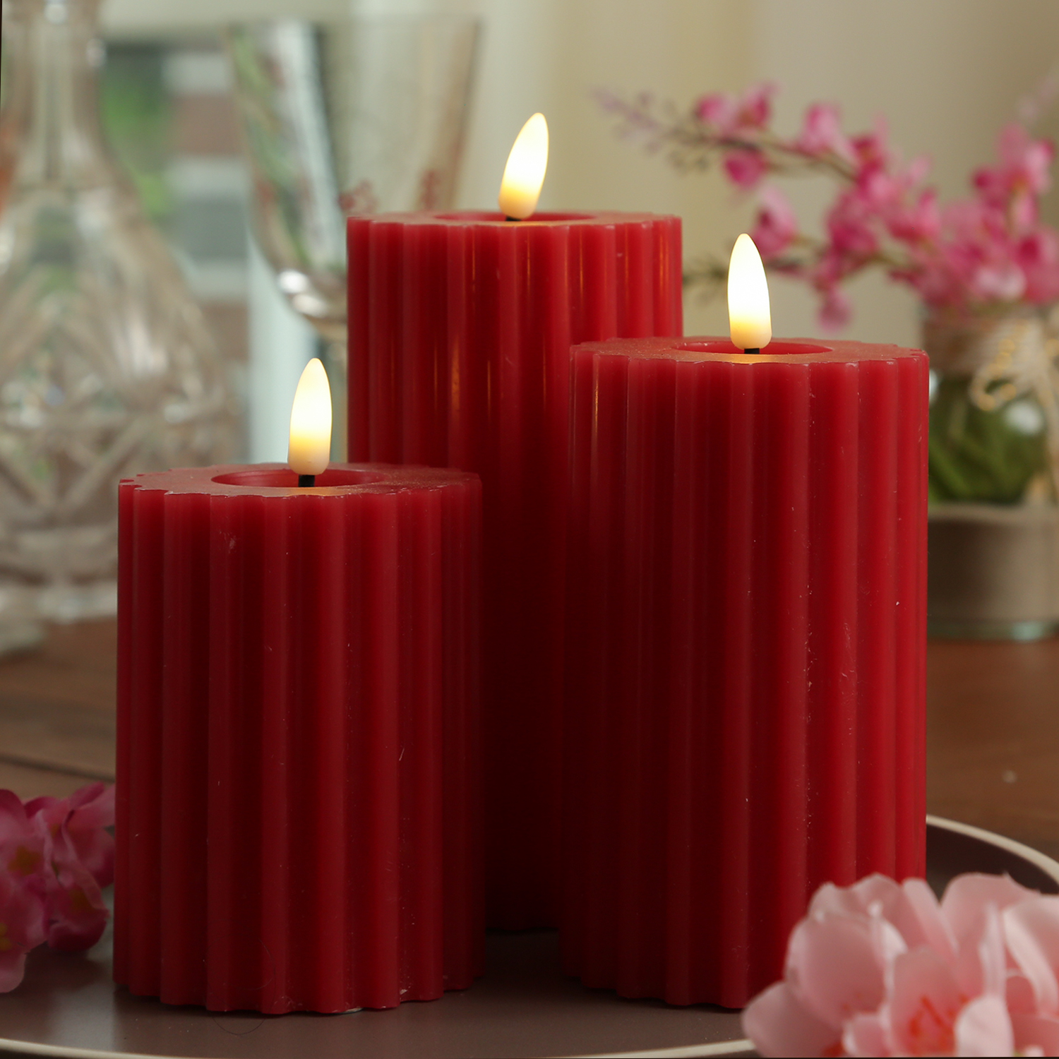 LED Kerze LIV - gerillt - Echtwachs - warmweiße 3D Flamme - H: 12cm - D: 7,5cm - Timer - rot