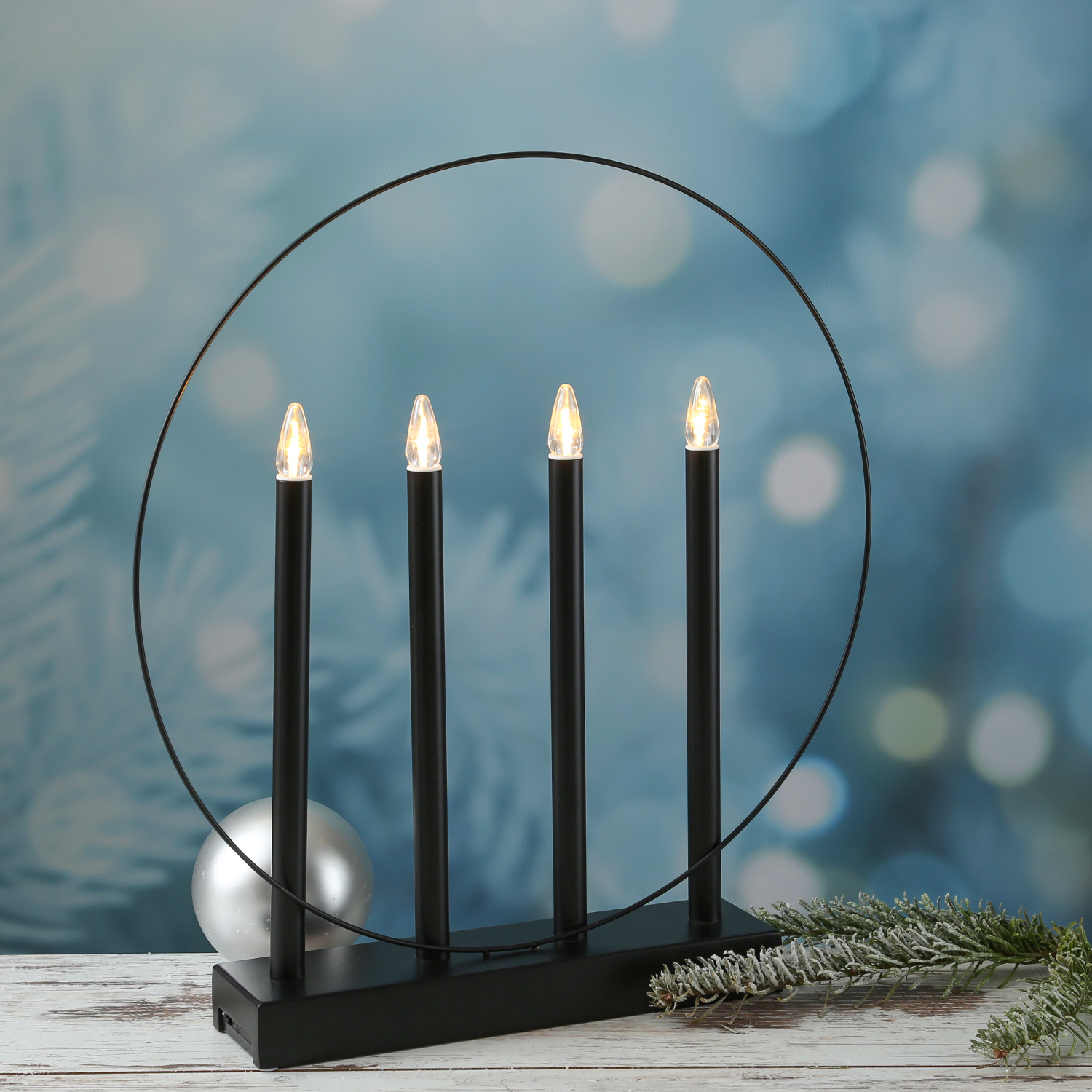 LED Fensterleuchter Glory - Kerzenleuchter mit Ring - 4flammig - warmweiße LED - H: 45cm - Timer LED Fensterleuchter Glory - Kerzenleuchter mit Ring - 4flammig - warmweiße LED - H: 45cm - Timer