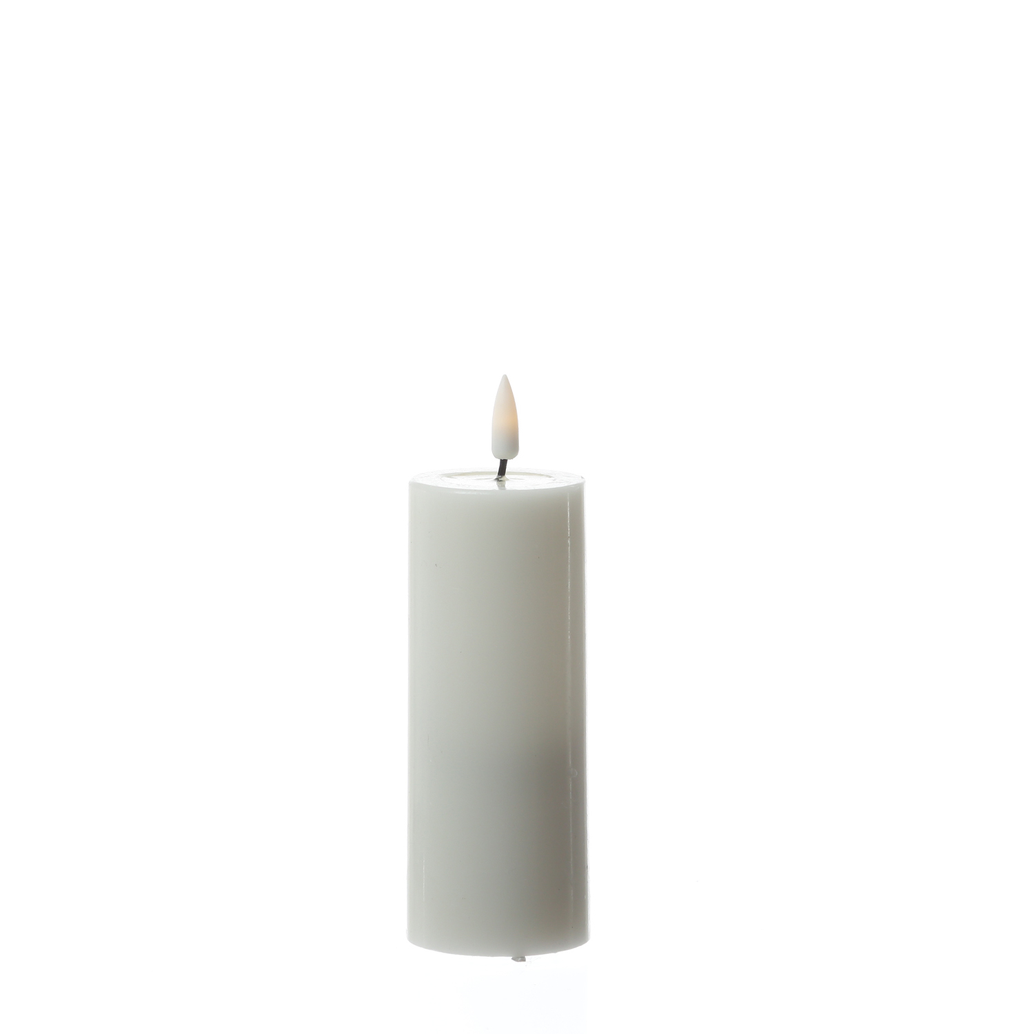 LED Stumpenkerze MIA - Echtwachs - realistische 3D Flamme - D: 5cm H: 12,5cm - Batterie - weiß LED Stumpenkerze MIA - Echtwachs - realistische 3D Flamme - D: 5cm H: 12,5cm - Batterie - weiß