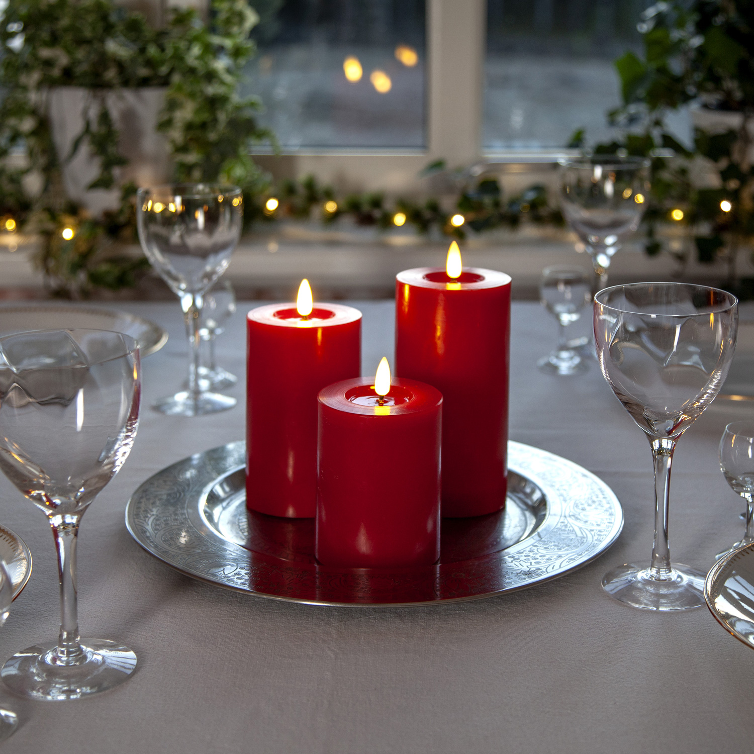 LED Kerzenset LINA - Echtwachs - realistische 3D Flamme - 3 Größen - Timer - rot - 3er Set