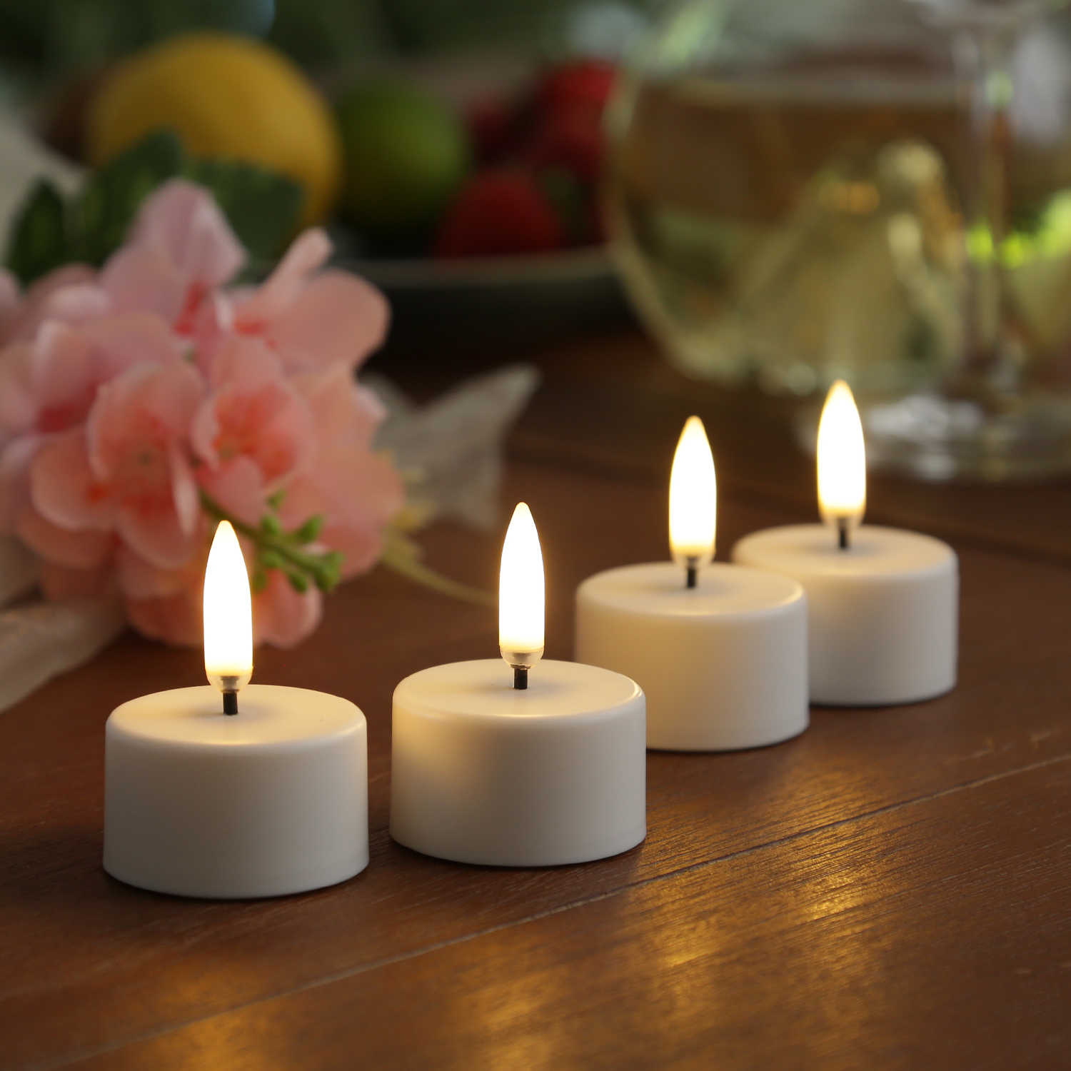 LED Mini Teelichter - 4 wiederaufladbare LED Teelichter - D: 4cm - Timer - weiß - für Außen