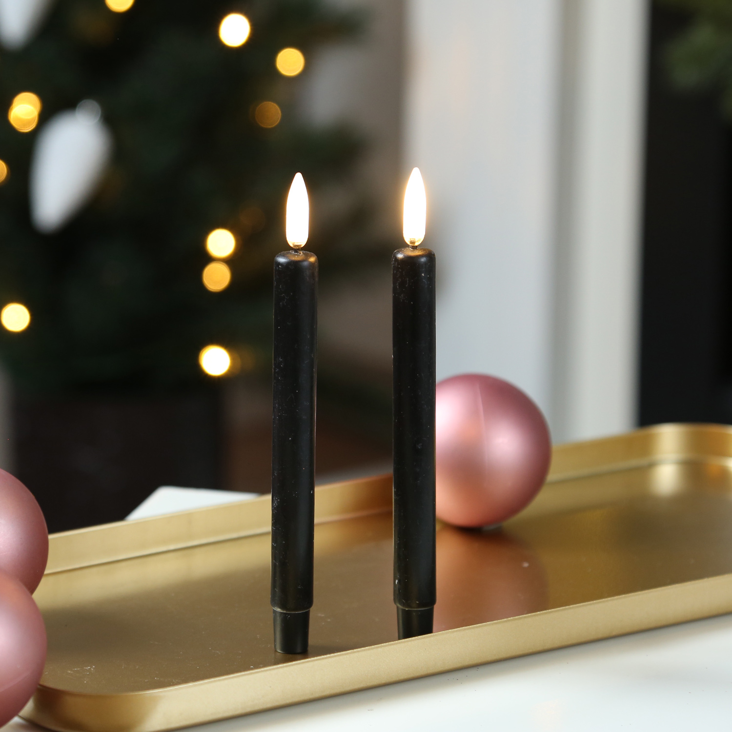 LED Stabkerzen THEA - dünne Tafelkerzen - Echtwachs - H: 16,6cm - D: 1,3cm - schwarz - 2 Stück LED Stabkerzen THEA - dünne Tafelkerzen - Echtwachs - H: 16,6cm - D: 1,3cm - schwarz - 2 Stück