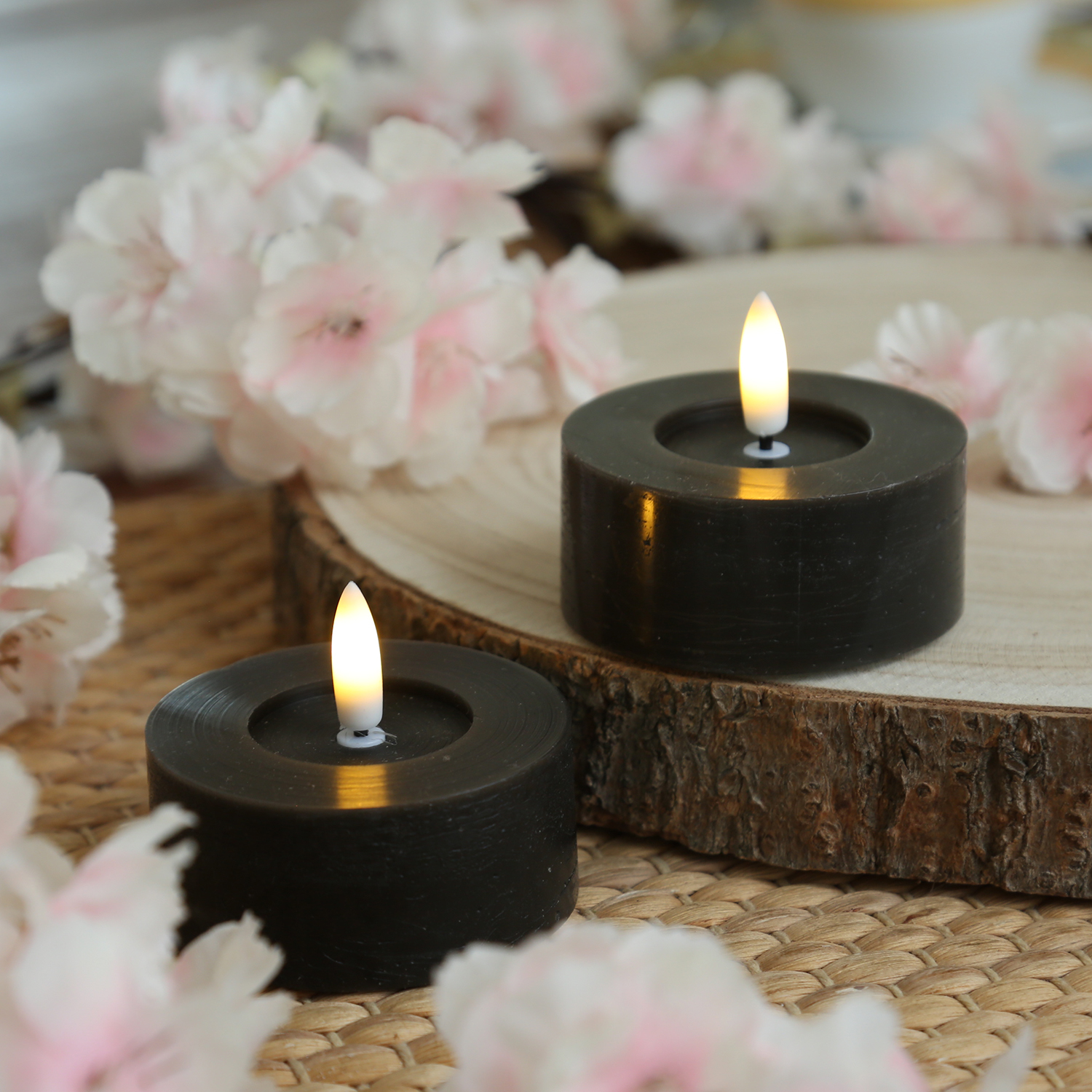 LED Maxi Teelichter LINA - Rustik-Optik - Echtwachs - Timer - D: 7cm - H: 6cm - schwarz - 2 Stück