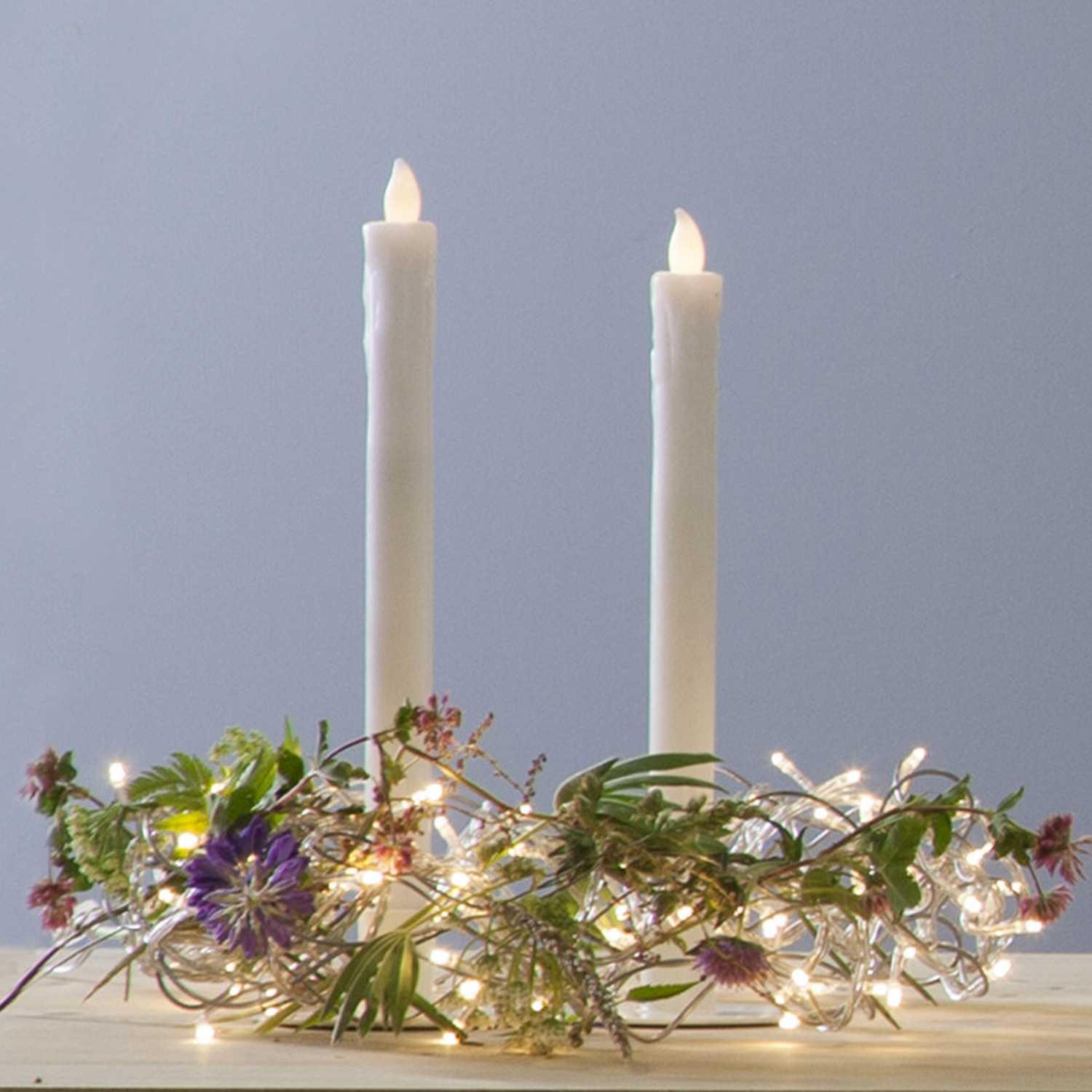 LED Stabkerze Presse -  Echtwachs - flackernde warmweiße LED - H: 25cm - weiß - 2er Set LED Stabkerze Presse -  Echtwachs - flackernde warmweiße LED - H: 25cm - weiß - 2er Set