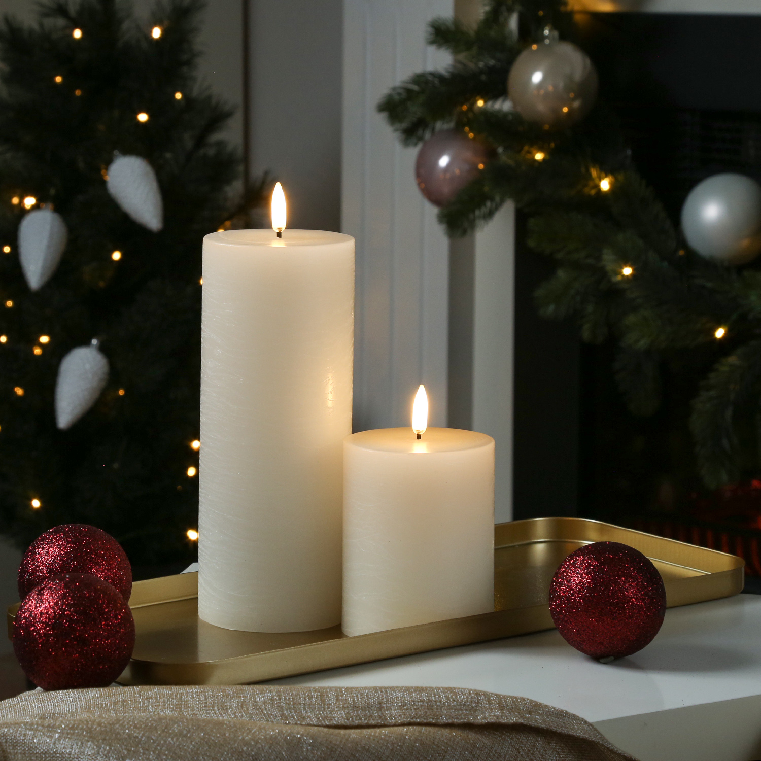 LED Kerze PIA - Rustik-Optik - Echtwachs - H: 20cm - D: 7,8cm - Timer - bis zu 1000 Std. - creme LED Kerze PIA - Rustik-Optik - Echtwachs - H: 20cm - D: 7,8cm - Timer - bis zu 1000 Std. - creme